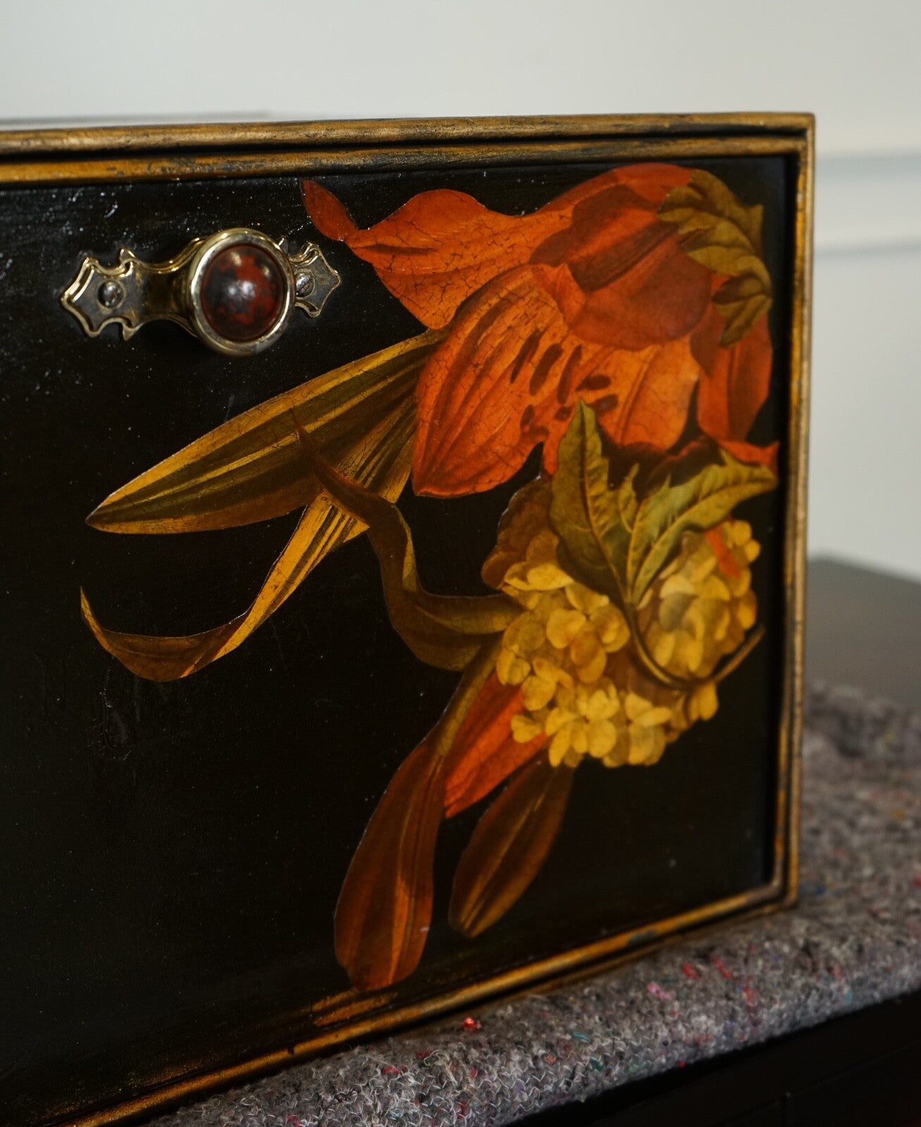 VERY DECORATIVE VINTAGE SHAW & SONS METAL FLORAL HAND PAINTED DESIGN STORAGE BOX