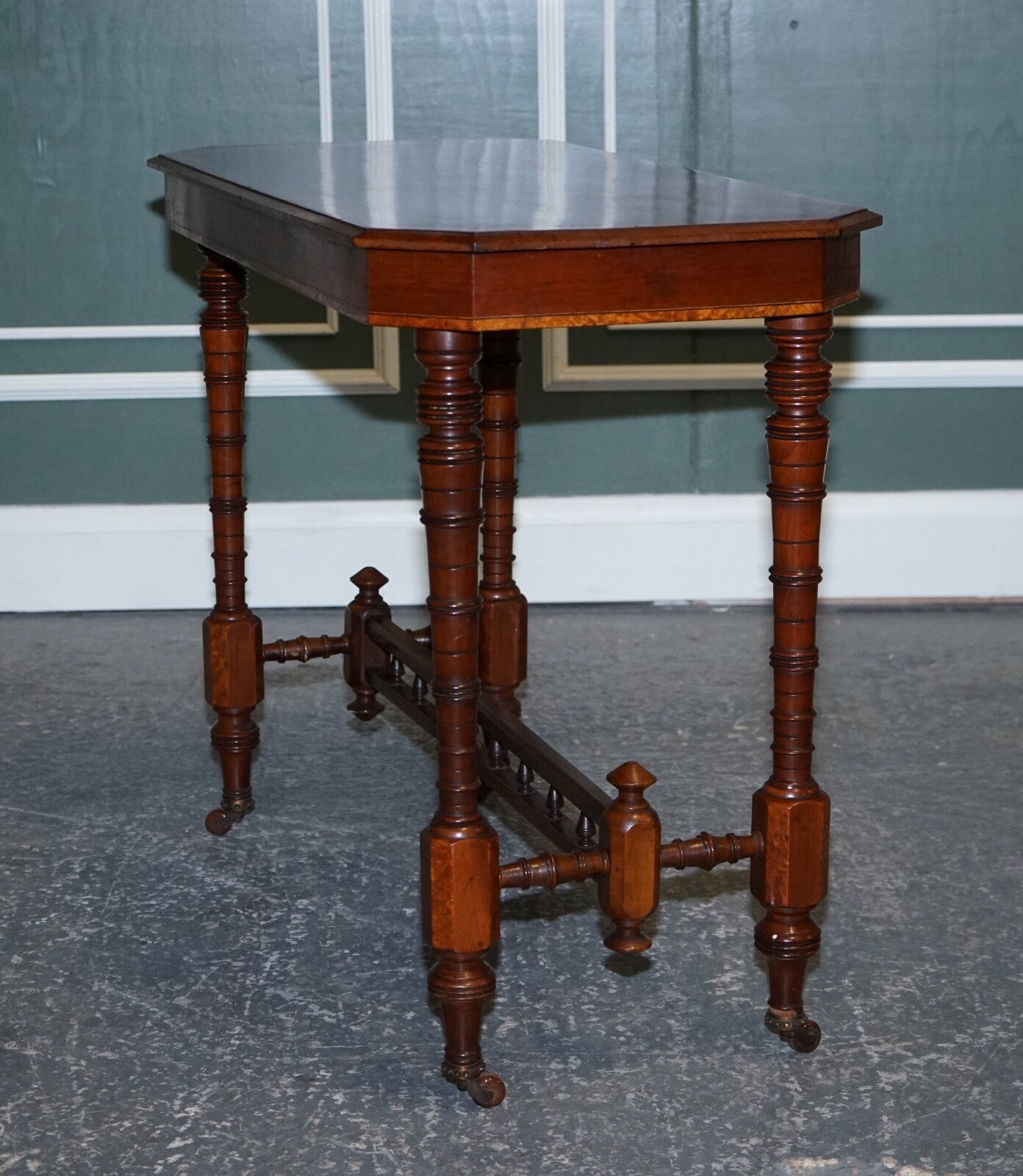 RESTORED VICTORiAN CARVED WALNUT WHATNOT CONSOLE TABLE