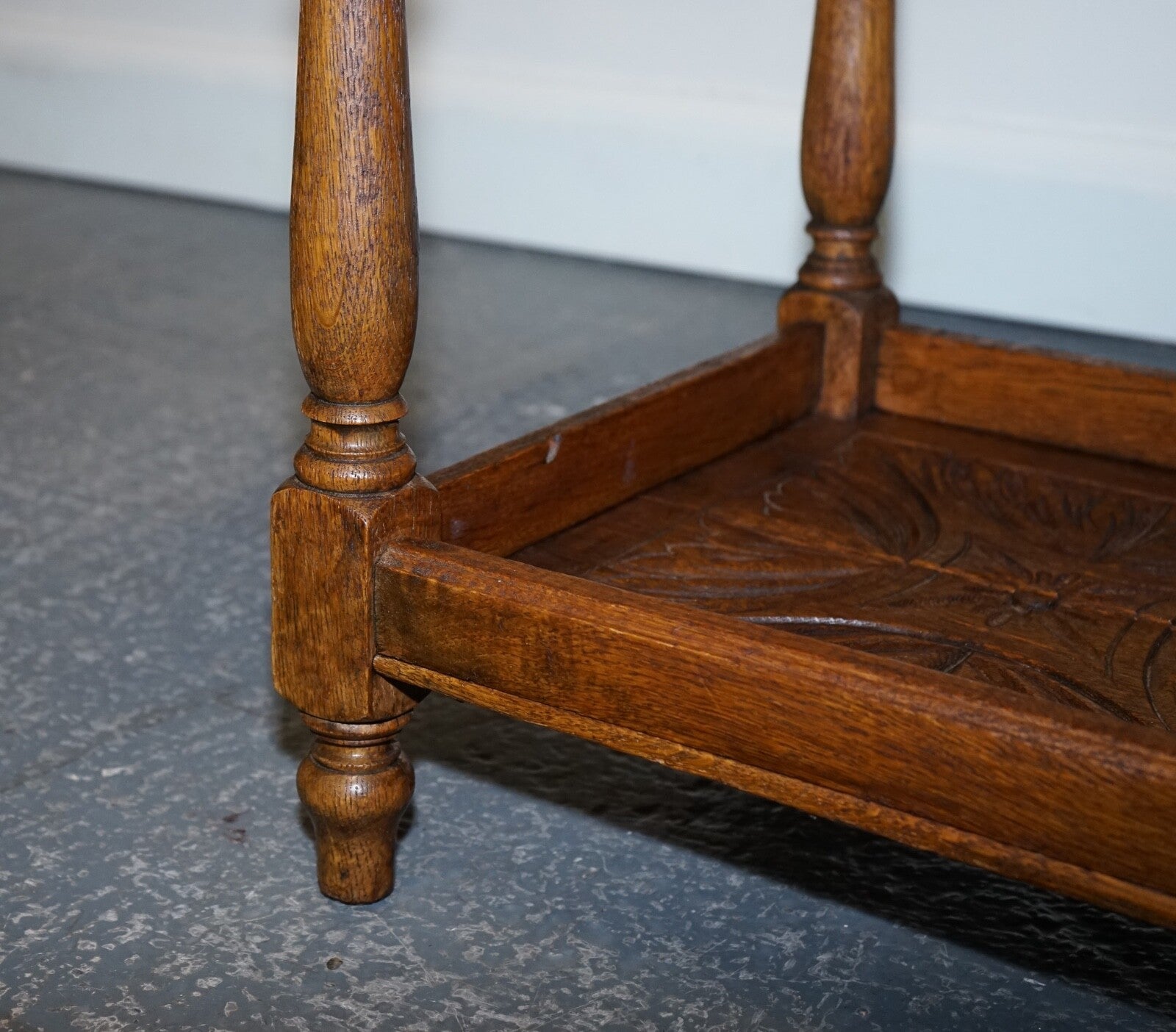 LOVELY CARVED GOTHIC OAK SIDE TABLE