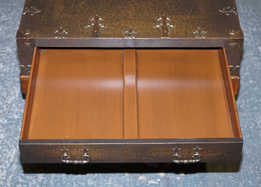 THEODORE ALEXANDER EXQUISITE LARGE COFFEE TABLE DRAWERS ON BOTH SIDES