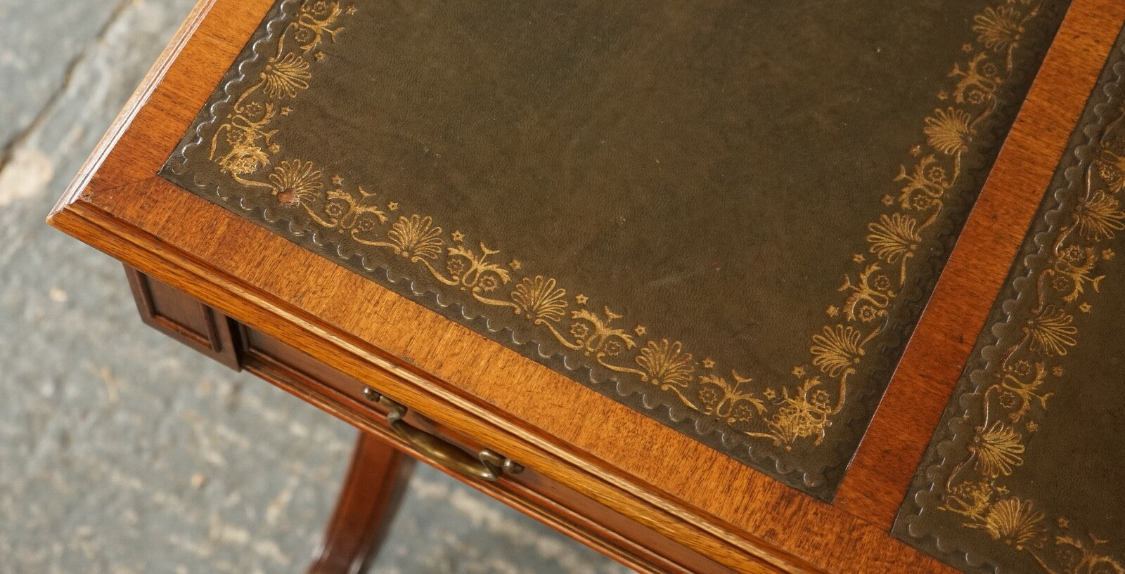 BEVAN FUNNEL REGENCY STYLE TWO DRAWERS WRITING OFFICE DESK TABLE GREEN LEATHER