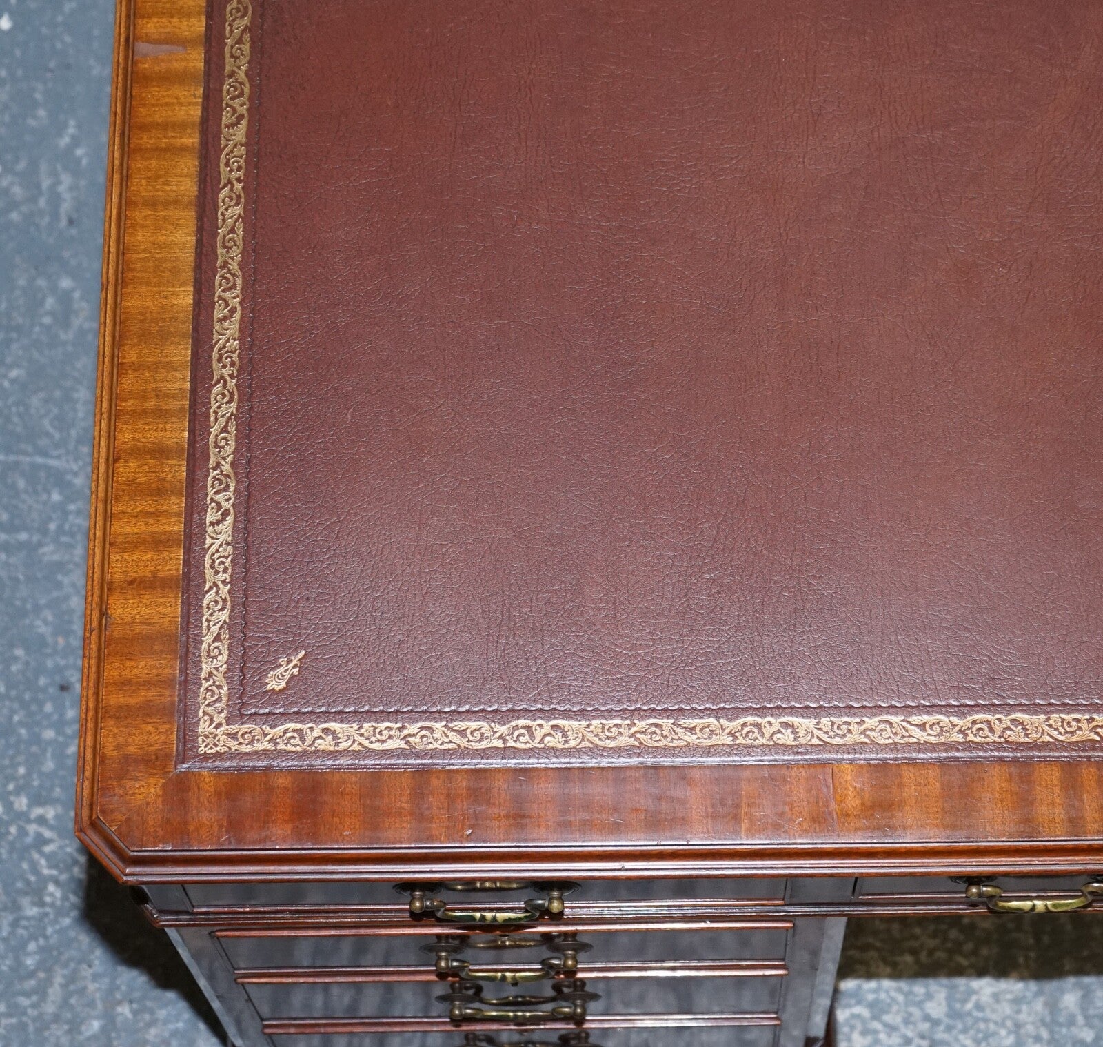 RARE GLOBE WERNICKE BURGUNDY EMBOSSED LEATHER TOP TWIN PEDESTAL DESK