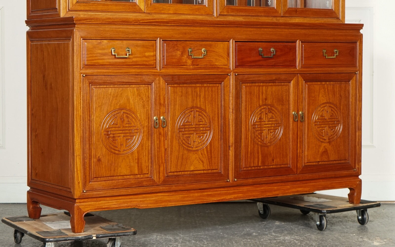 LARGE VINTAGE ORIENTAL CHINESE CARVED SOLID HARDWOOD BOOKCASE DISPLAY CABINET