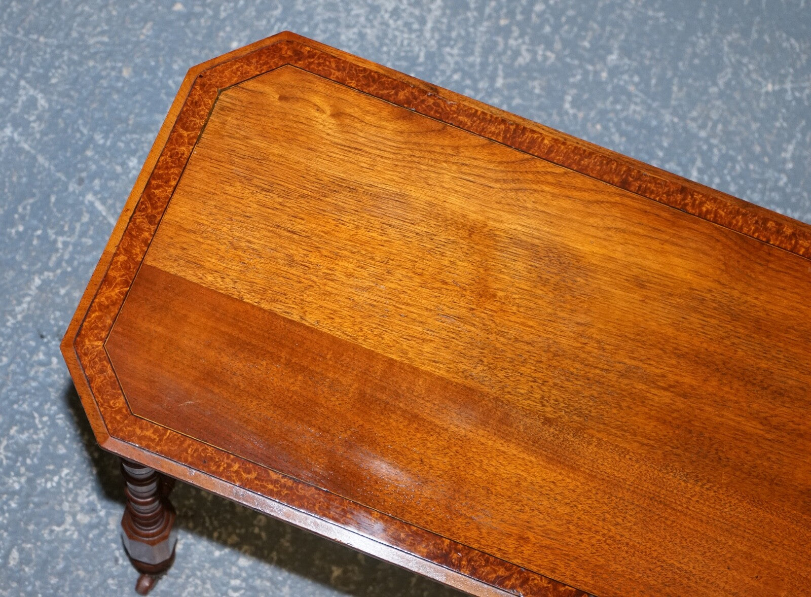 RESTORED VICTORiAN CARVED WALNUT WHATNOT CONSOLE TABLE