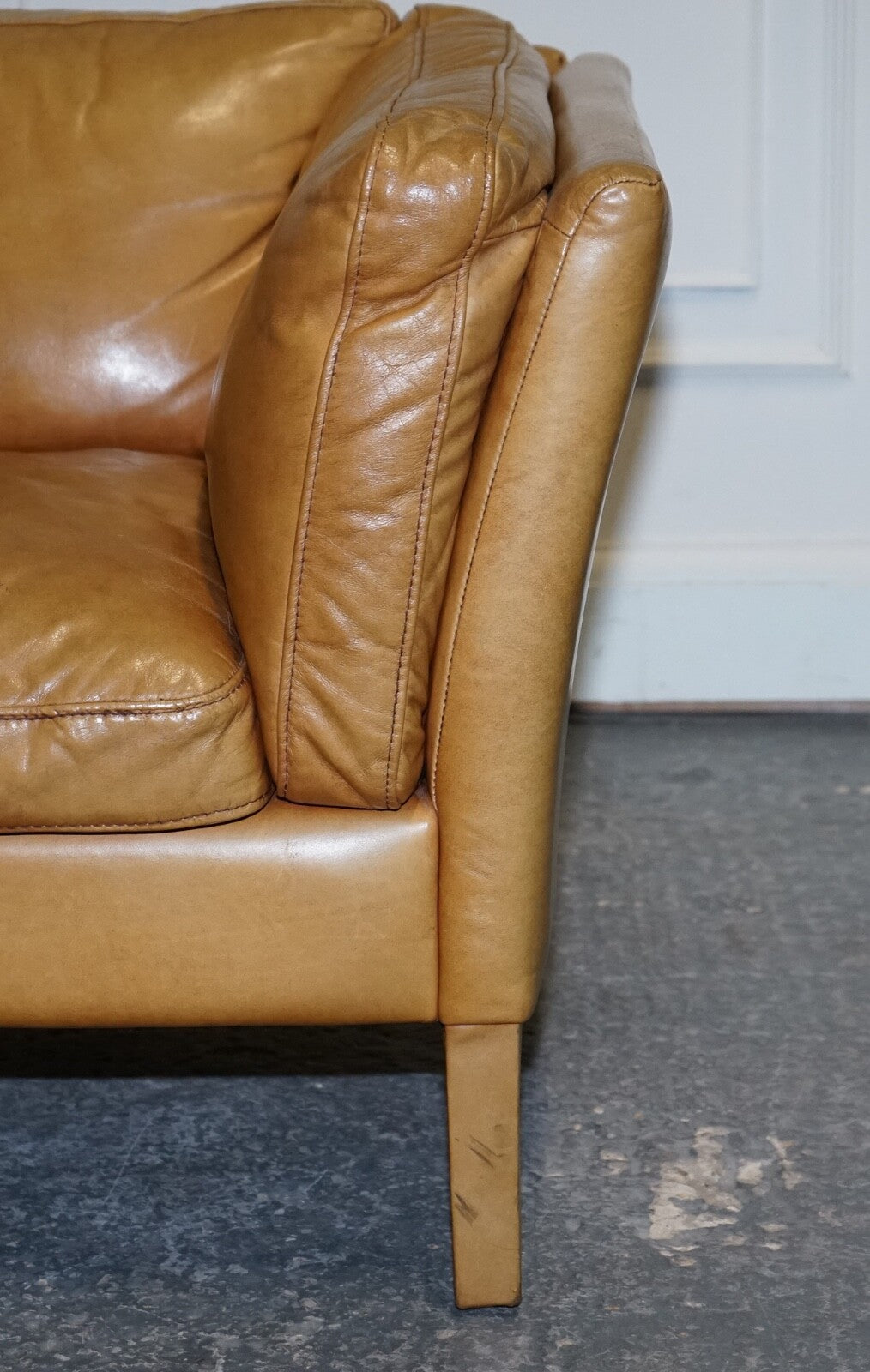 VERY COMFORTABLE CONTEMPORARY HALO GROUCHO BROWN TAN LEATHER TWO TO THREE SOFA