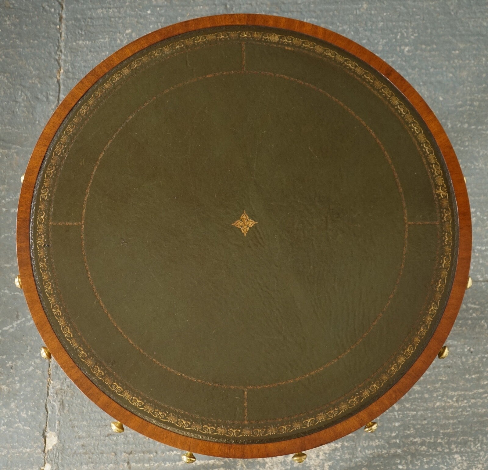 FINE RESTORED REGENCY STYLE DRUM TOP LIBRARY TABLE WITH AGED GREEN LEATHER TOP