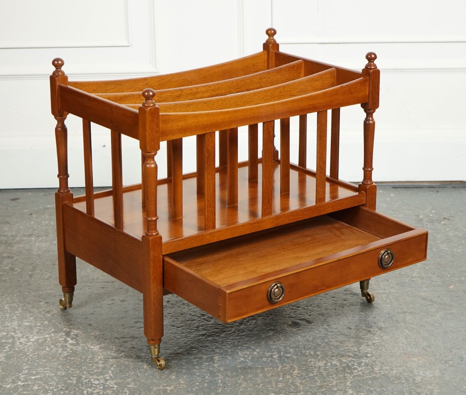 VINTAGE YEW WOOD CANTERBURY NEWSPAPER RACK WITH BRASS HANDLES AND DRAWER J1