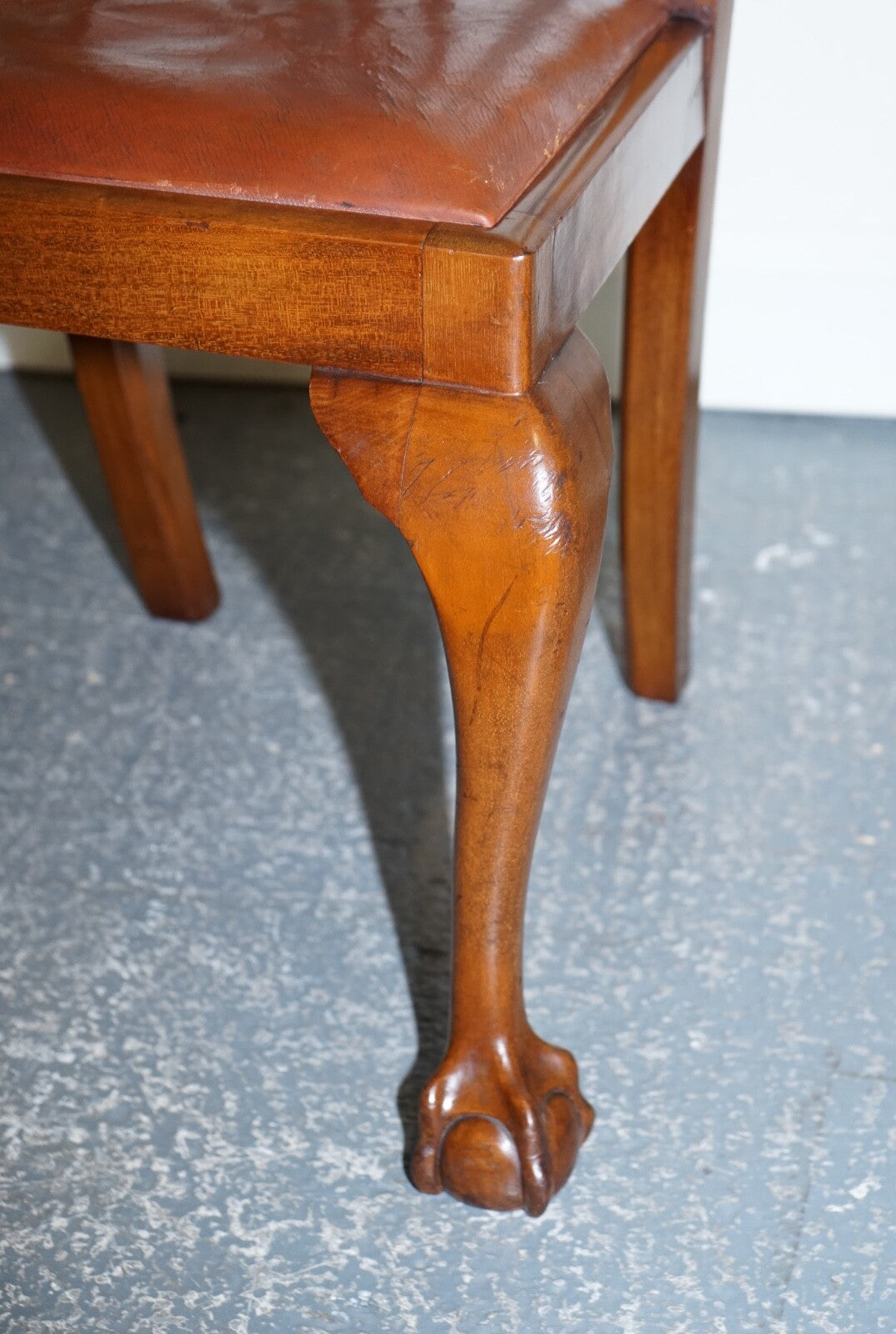 CHIPPENDALE STYLE 5 DINING CHAIRS WITH LEATHER SEATS PERFECT FOR ROUND TABLE