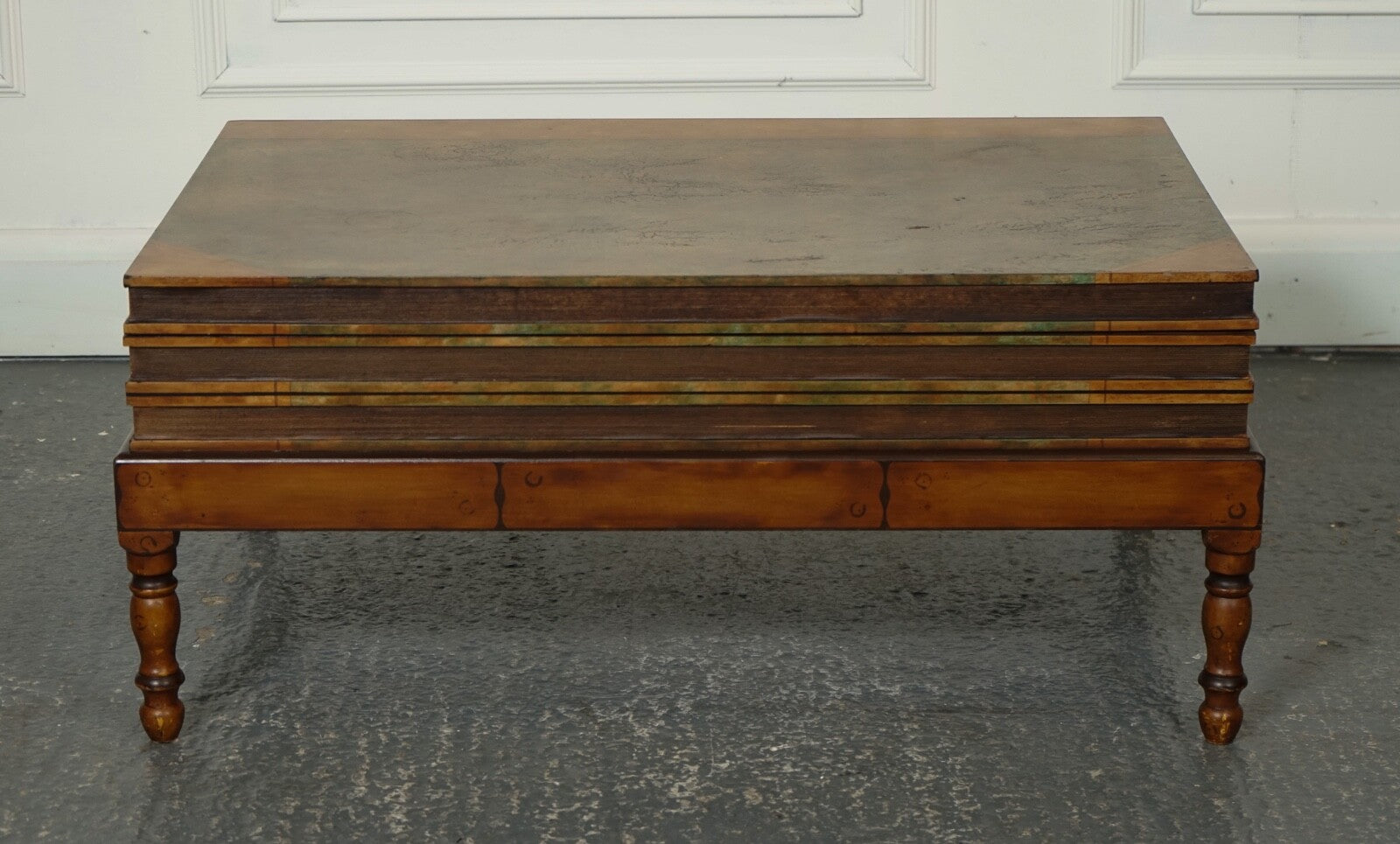 LOVELY VINTAGE FAUX STACK OF BOOKS COFFEE TABLE INTERNAL STORAGE J1