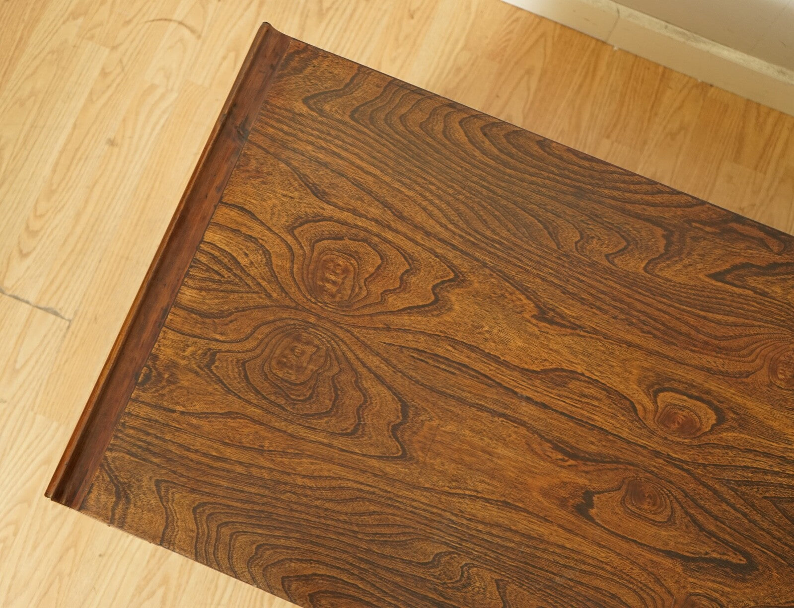 STUNNING LATE 19TH CENTRY KOREAN ELM COFFEE TABLE WITH LOTS OF DRAWERS