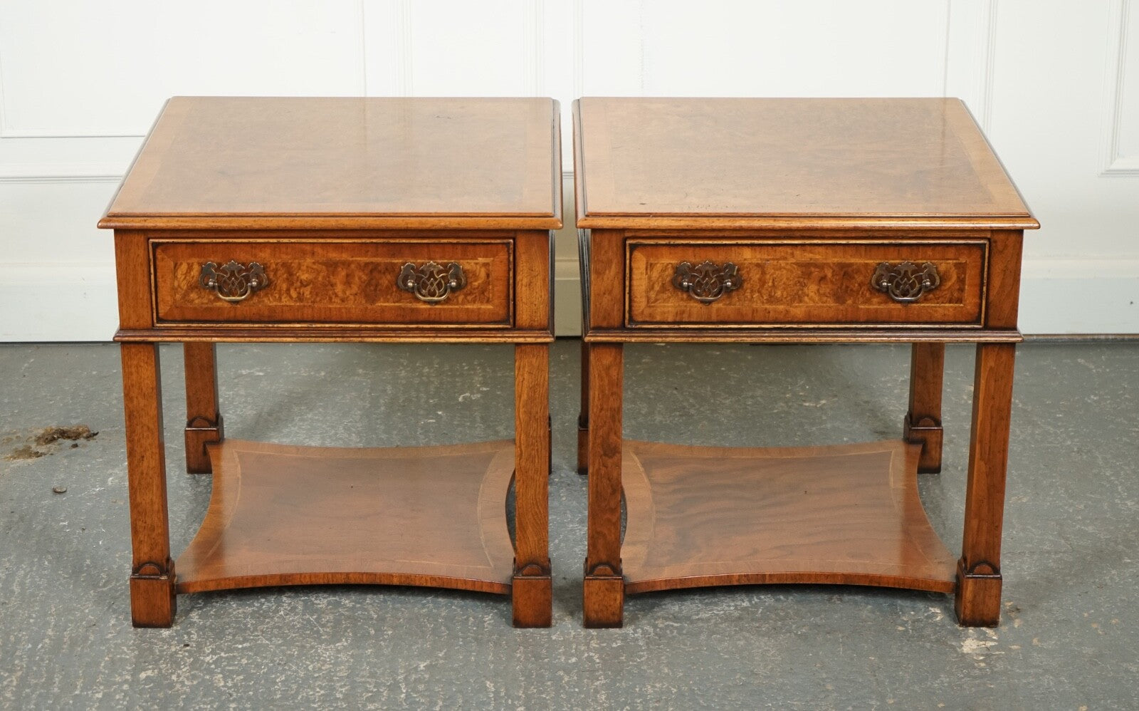 PAIR BURR WALNUT BEDSIDE NIGHTSTANDS END SIDE LAMP TABLES BRIGHTS OF NETTLEBED