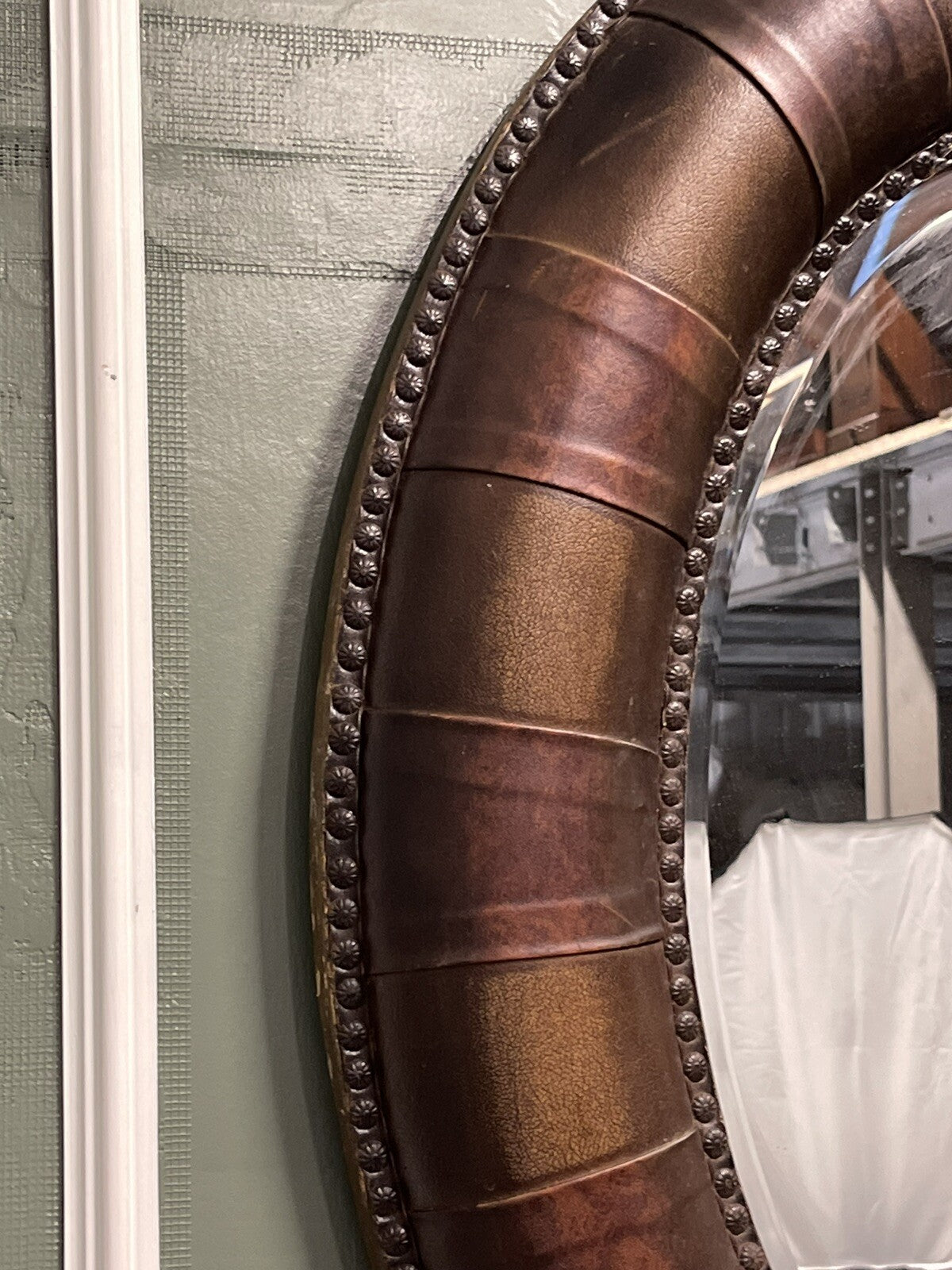 STUNNING VERY DECORATIVE OVAL BROWN STUDDED LEATHER CUSHION WALL MIRROR