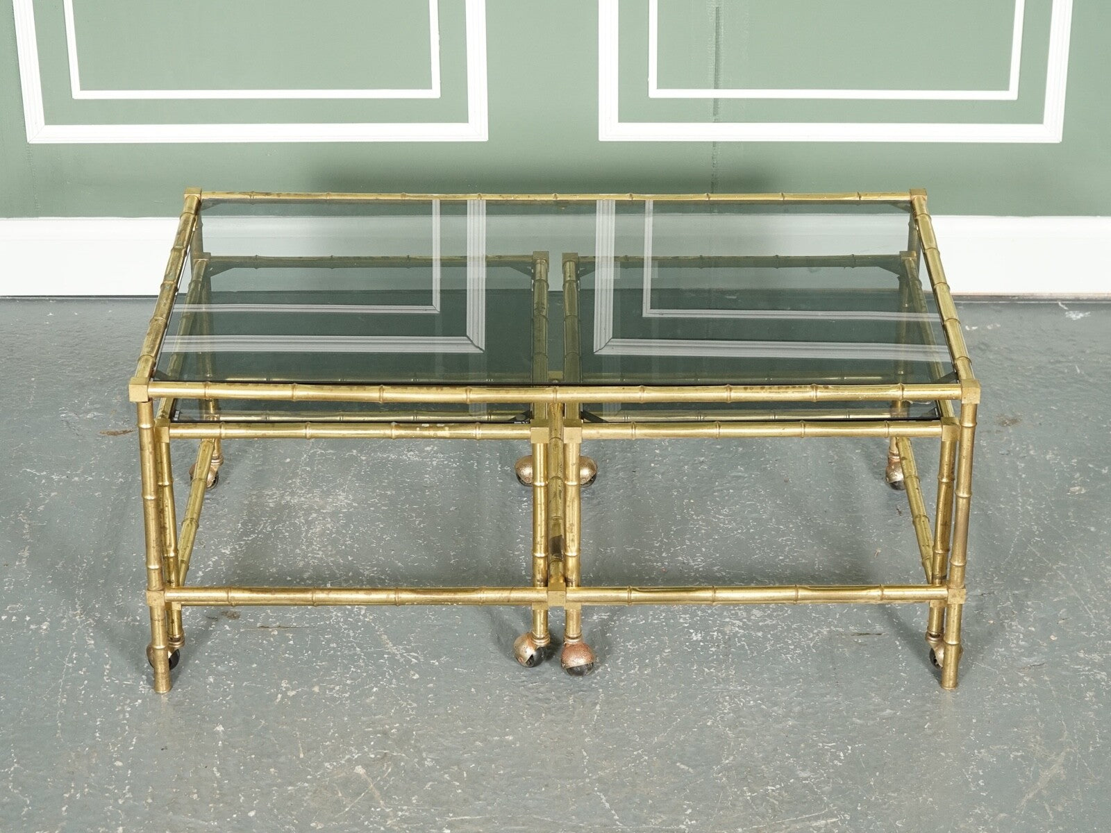 HOLLYWOOD REGENCY GOLDEN BAMBOO COFFEE TABLE SET WITH 2 SIDE TABLES ON CASTORS
