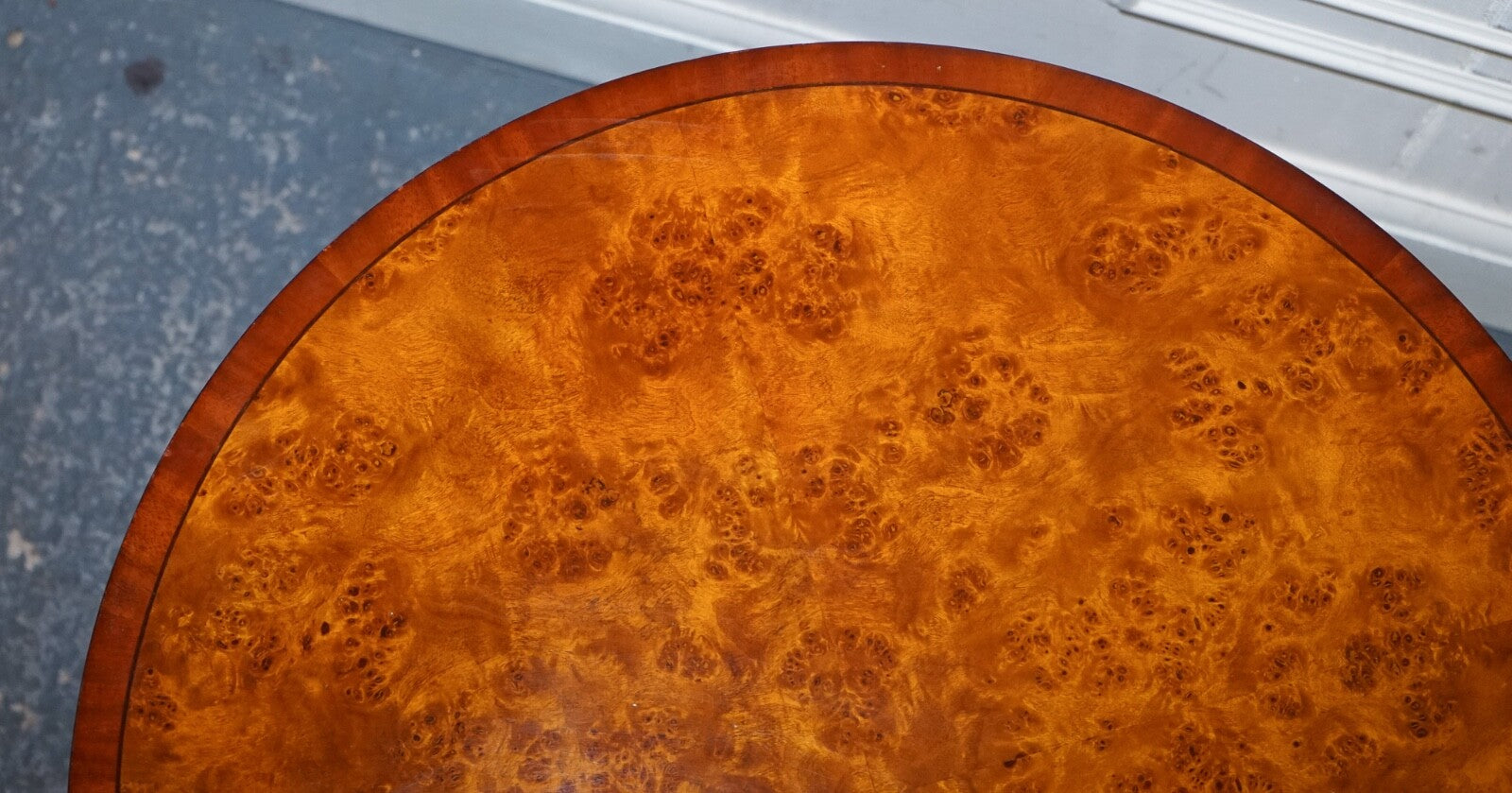 STUNNING FULLY RESTORED FRENCH EMPIRE STYLE BURR WALNUT SIDE WINE LAMP END TABLE