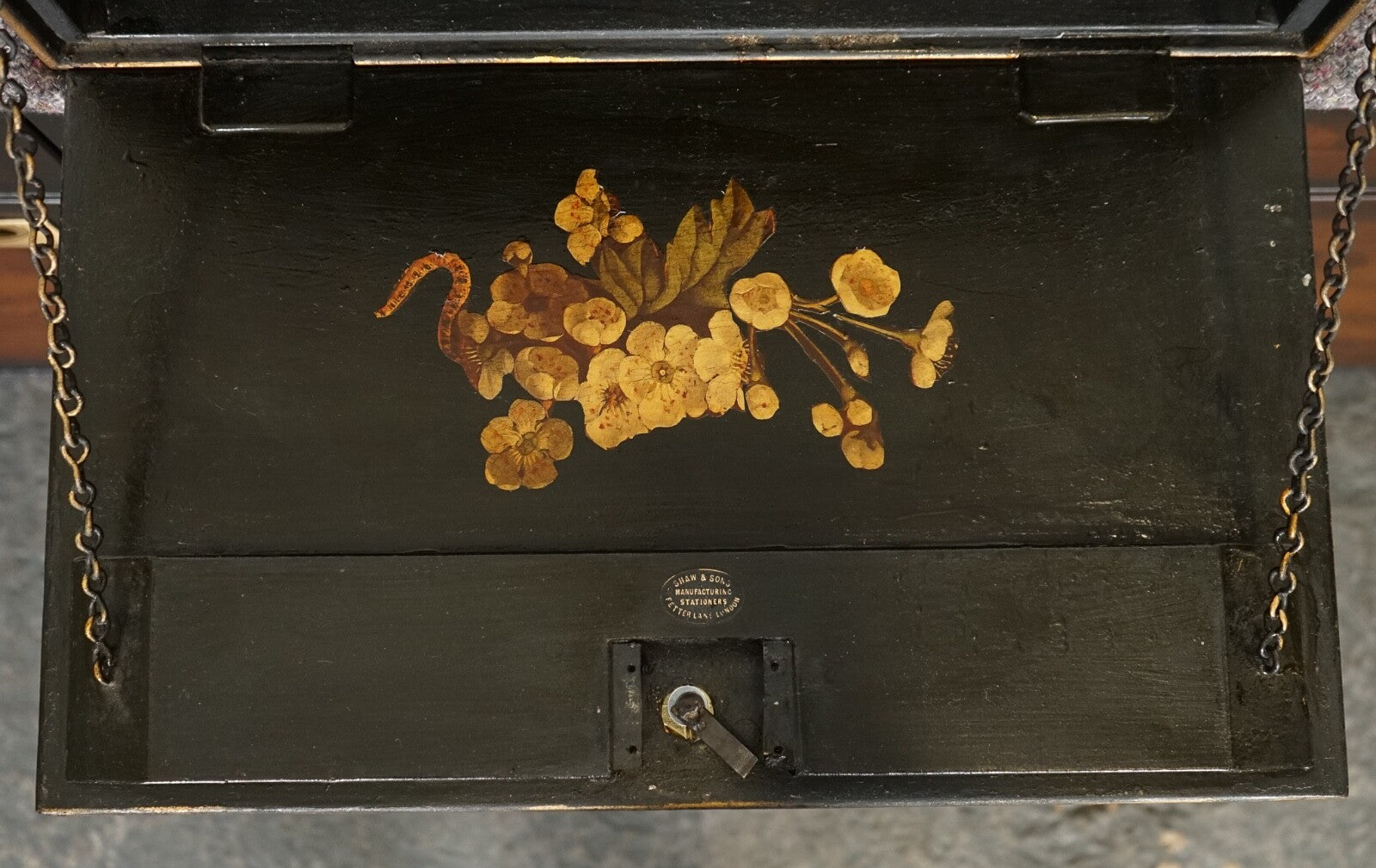 VERY DECORATIVE VINTAGE SHAW & SONS METAL FLORAL HAND PAINTED DESIGN STORAGE BOX