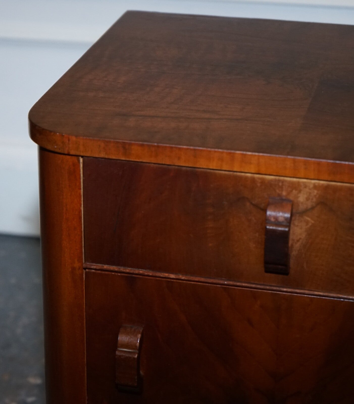 PAIR OF 1930'S ART DECO BURR WALNUT BEDSIDE TABLES NIGHTSTANDS DRAWER & CUPBOARD
