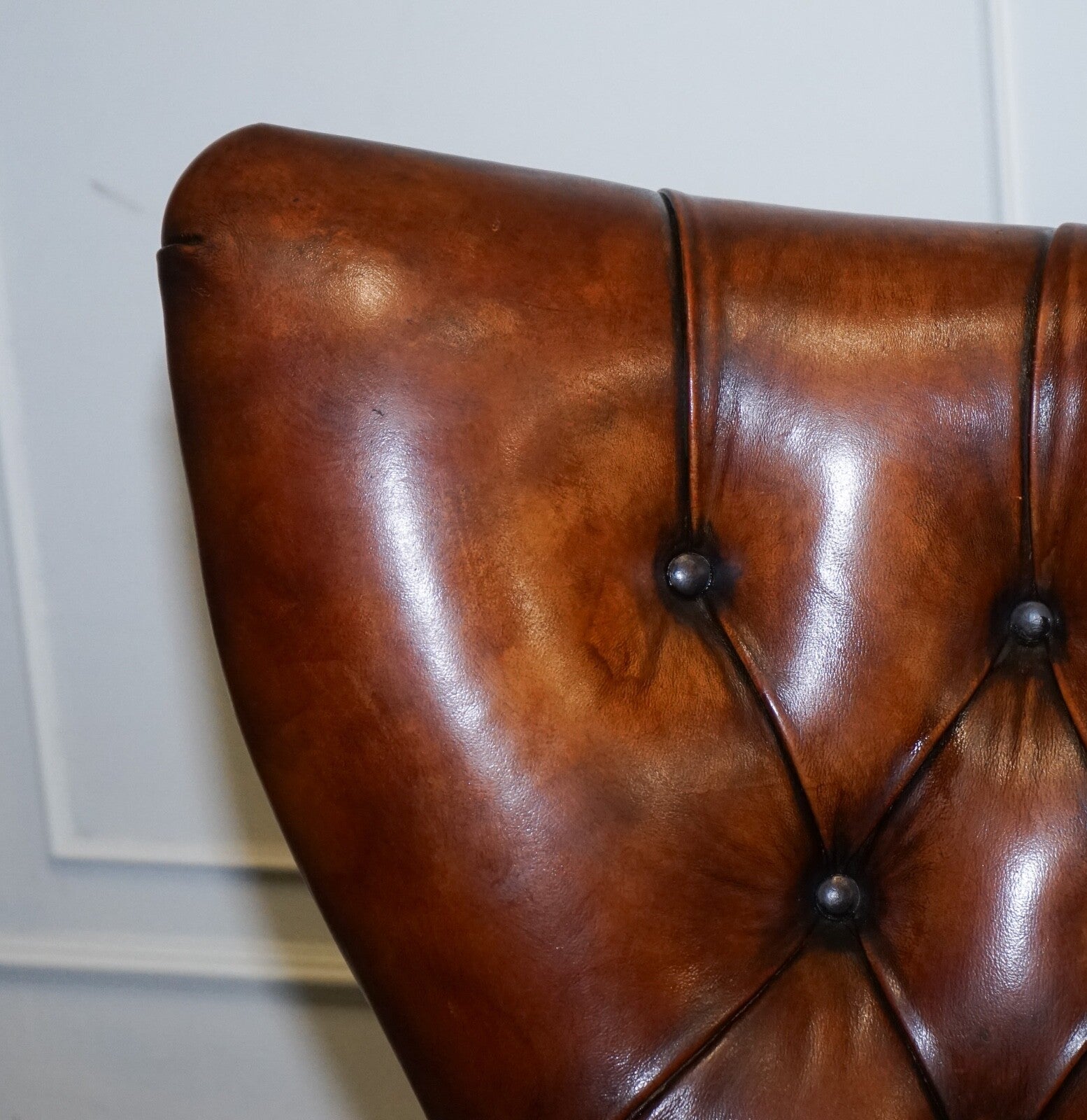 VINTAGE FULLY RESTORED HAND DYED BROWN LEATHER RETRO LOUNGE CHAIR AND FOOTSTOOL