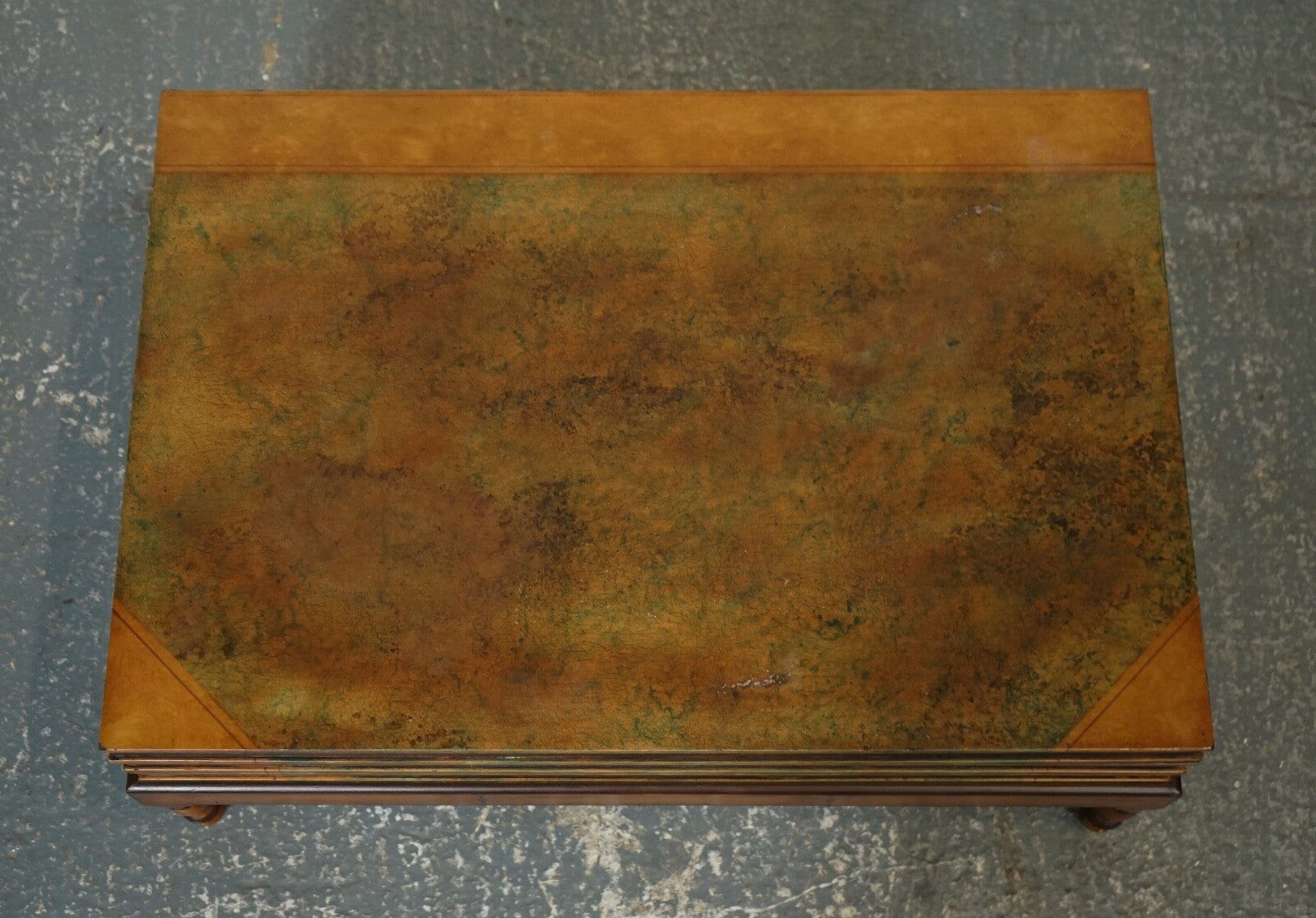 LOVELY VINTAGE FAUX STACK OF BOOKS COFFEE TABLE INTERNAL STORAGE J1