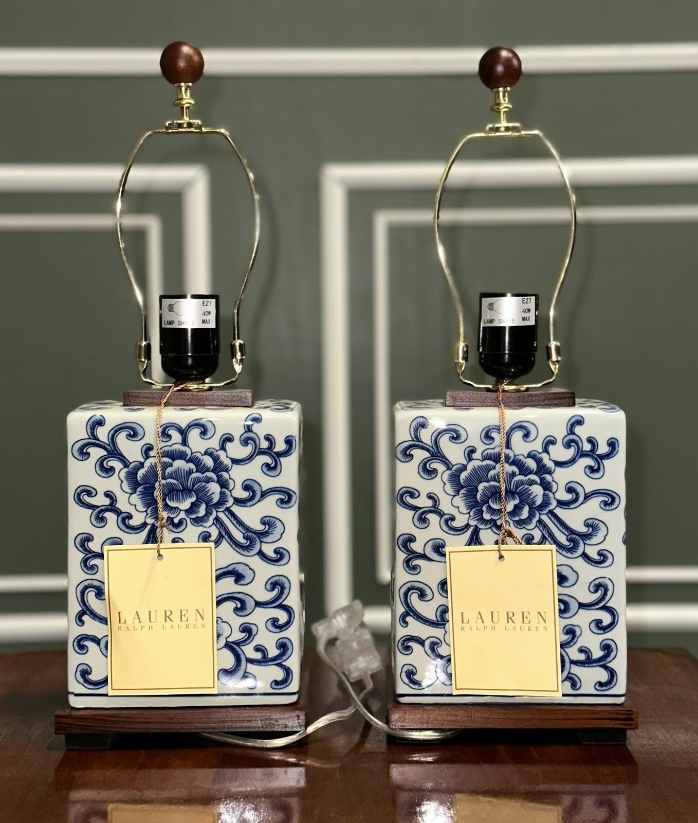 PAIR OF RALPH LAUREN BLUE & WHITE PORCELAIN TABLE LAMPS STUNNING CHINESE DESIGN