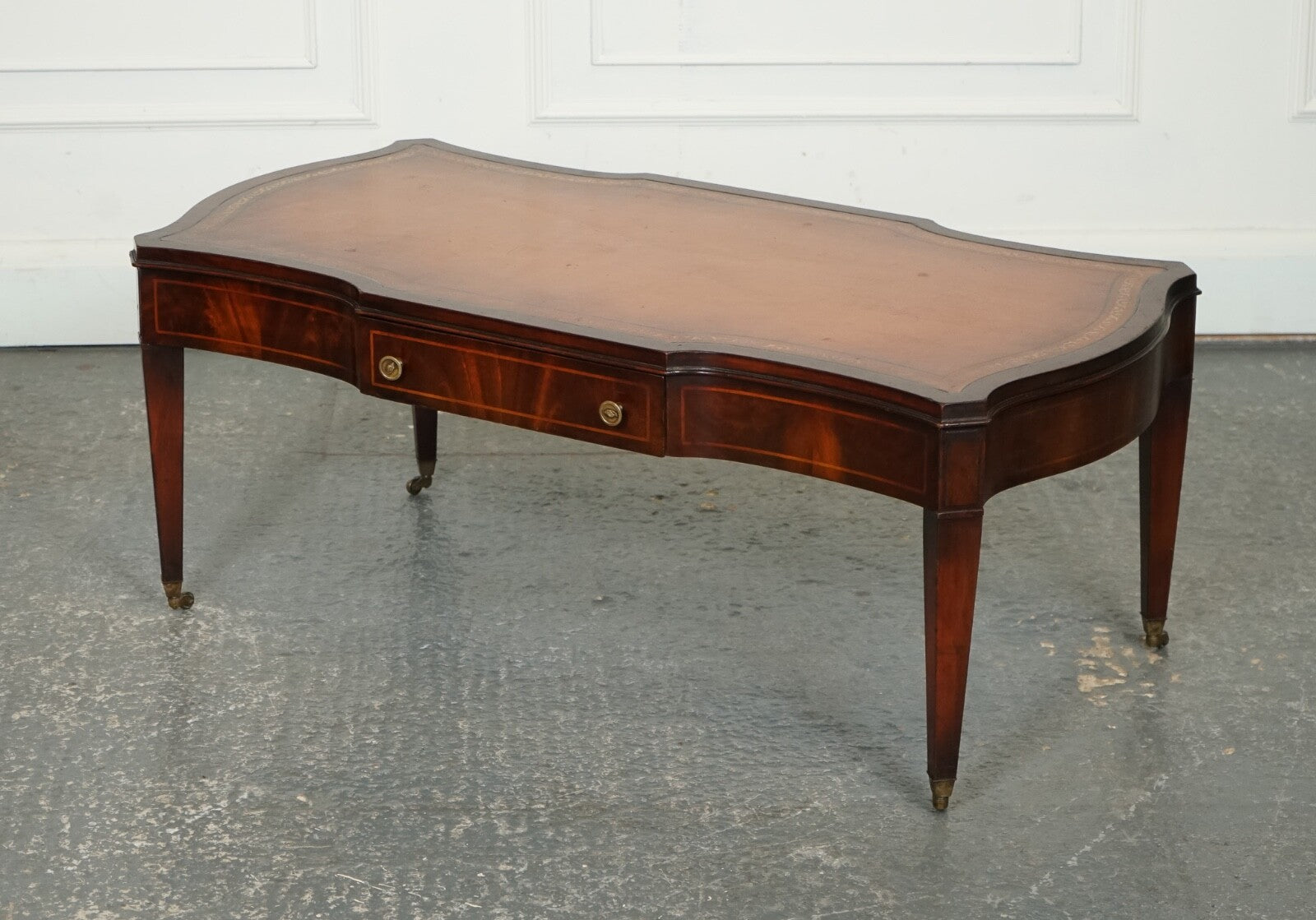 VINTAGE HEIRLOOM WEIMAN BROWN LEATHER TOP COFFEE TABLE