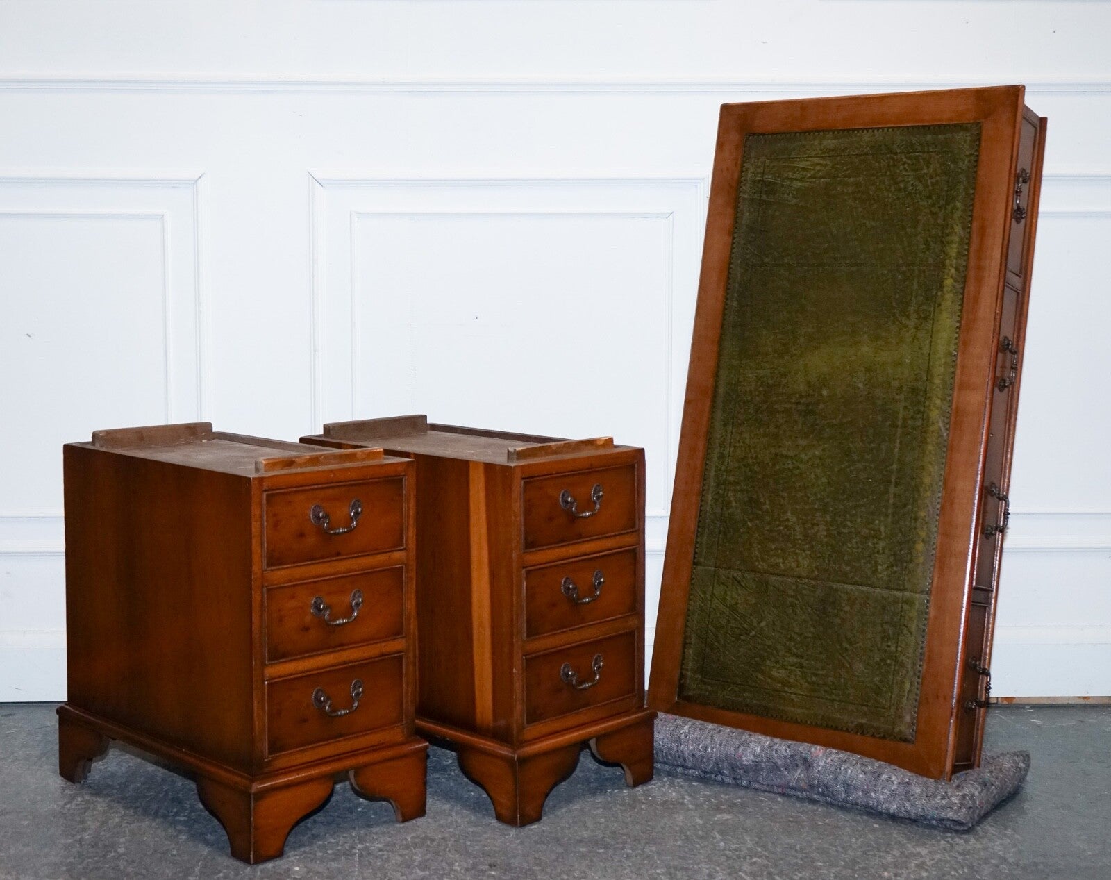 VINTAGE YEW WOOD TWIN PEDESTAL GREEN LEATHER TOP DESK