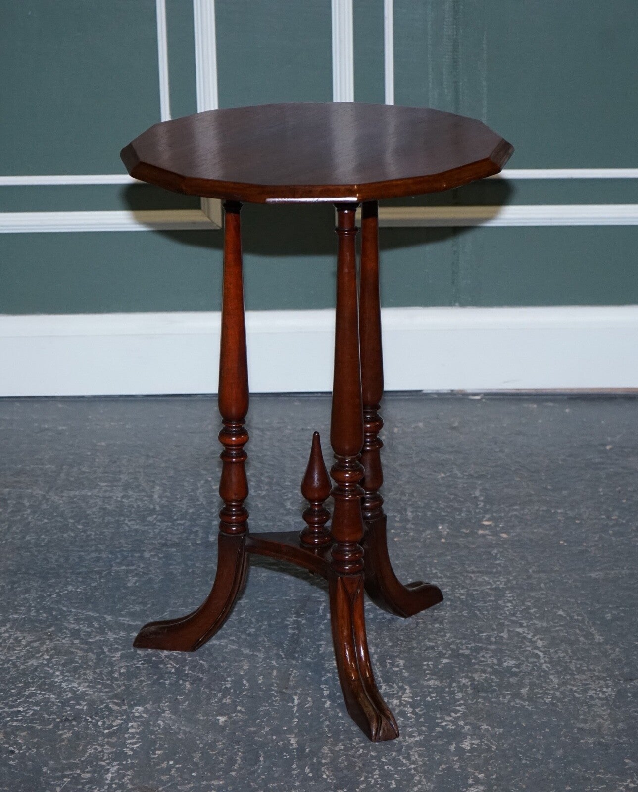 LOVELY RESTORED HARDWOOD HEXAGON SIDE TABLE WITH CURVED SPADE FEET