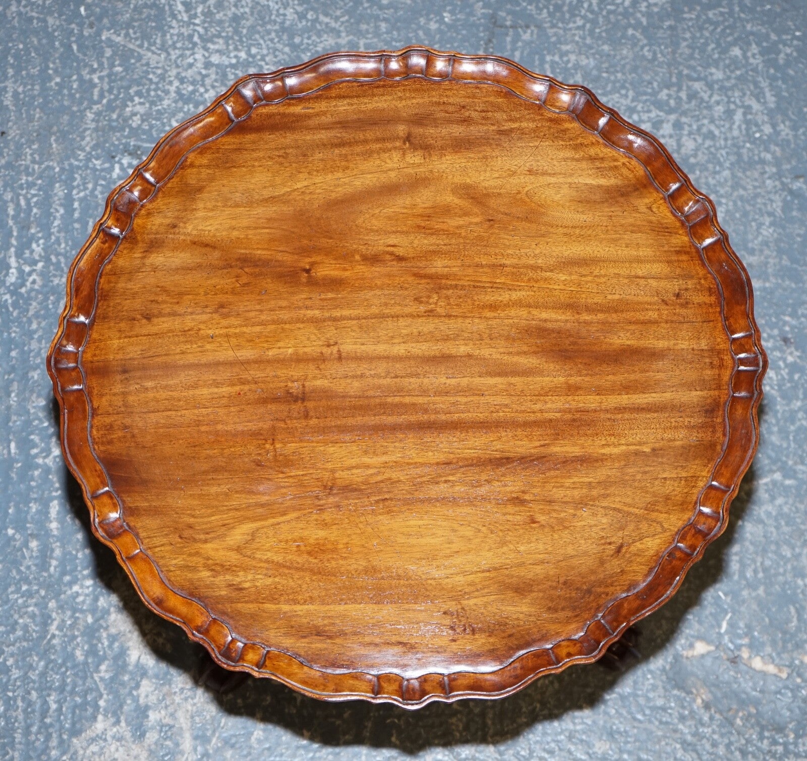 LOVELY LARGE HARDWOOD LARGE PIE CRUST TILT TOP SIDE WINE PLANT LAMP TABLE