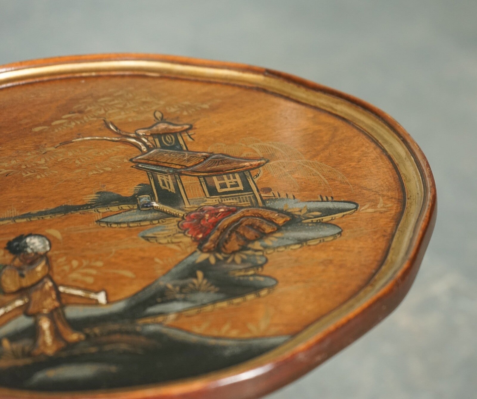 VINTAGE ORIENTAL CHINOISERIE  EBONISED HAND PAINTED PEDESTAL SIDE END LAMP TABLE