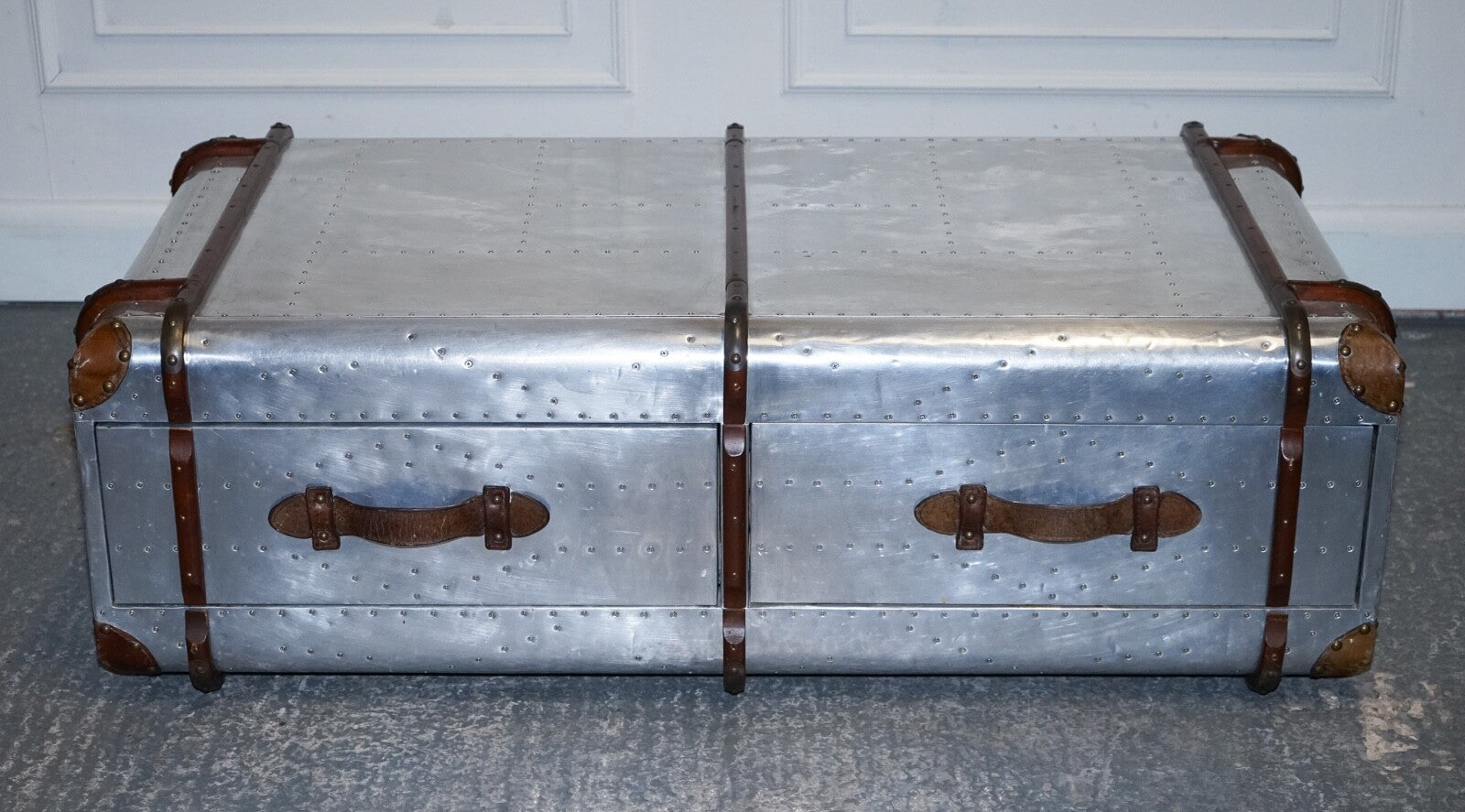 VINTAGE TIMOTHY OULTON AVIATOR INDUSTRIAL SILVER COFFEE TABLE LEATHER DETAILS