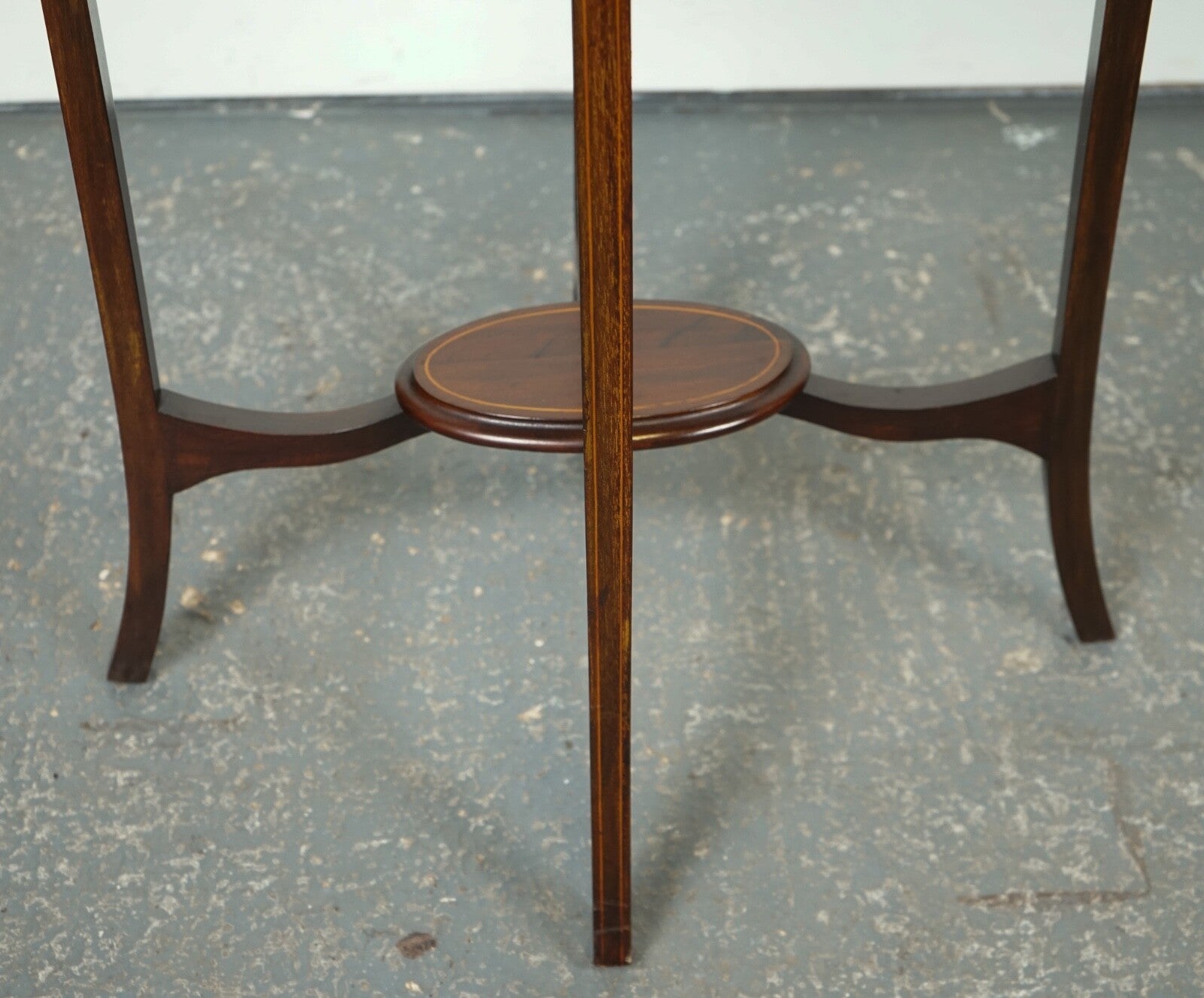 LOVELY ANTIQUE OVAL HARDWOOD SIDE PLANT TABLE J1