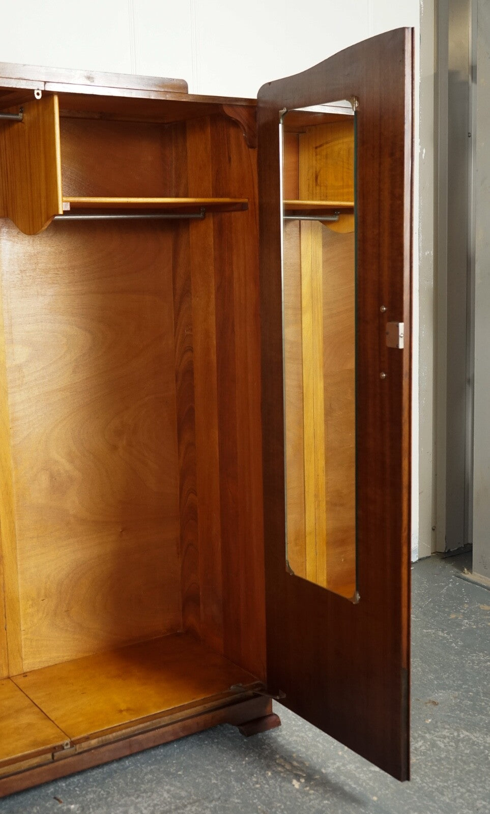 LOVELY VINTAGE ART DECO MAHOGANY WARDROBE J1