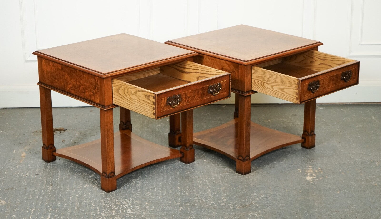 PAIR BURR WALNUT BEDSIDE NIGHTSTANDS END SIDE LAMP TABLES BRIGHTS OF NETTLEBED
