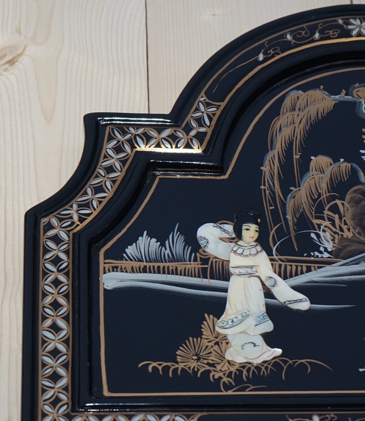 VINTAGE CHINESE ORIENTAL CHINOISERIE ORNATE LACQUERED WALL MIRROR