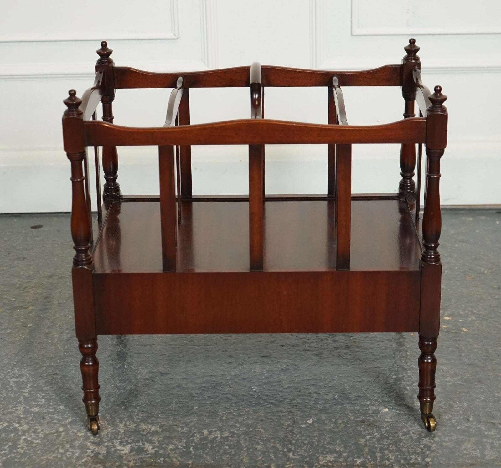 GORGEOUS VINTAGE MAHOGANY CANTERBURY NEWSPAPER RACK J1