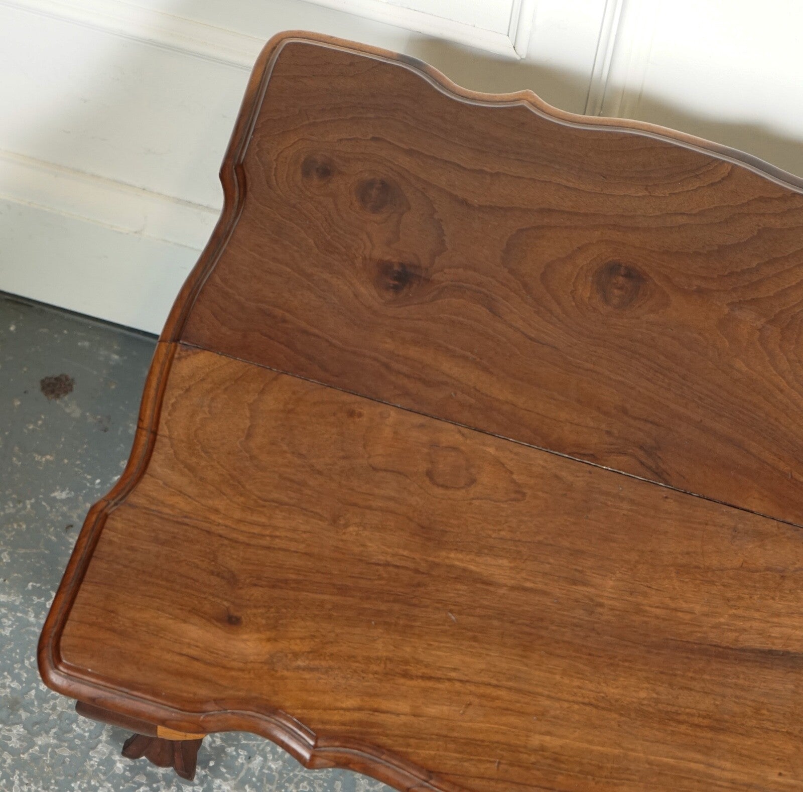 LOVELY HARDWOOD COFFEE TABLE ON CLAW & BALL FEET J1