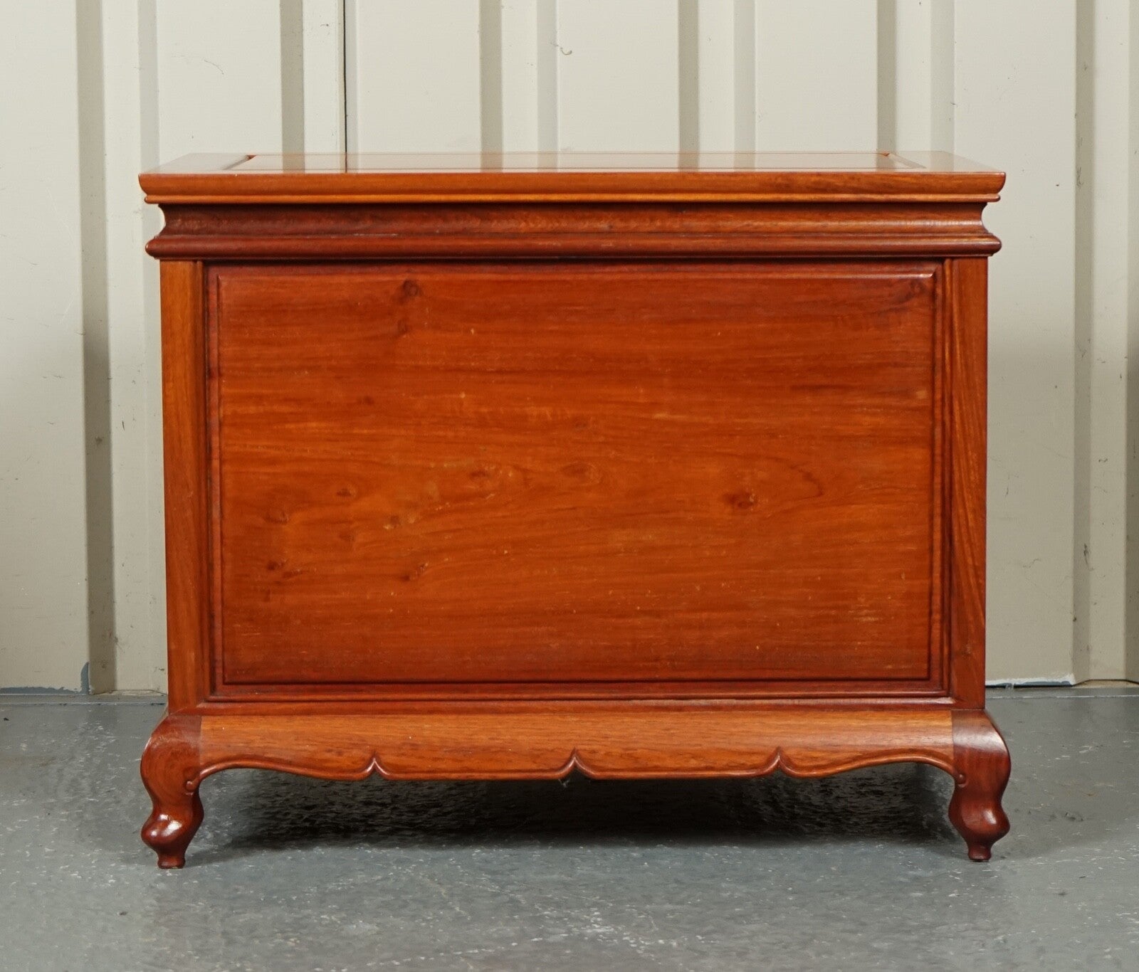 BEAUTIFUL VINTAGE TEAK ORIENTAL CHEST OF DRAWERS