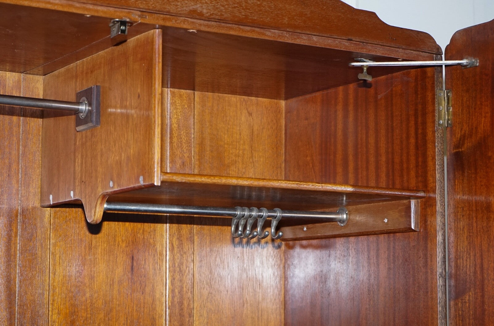 GORGEOUS ART DECO BURR WALNUT DOUBLE WARDROBE WITH MiRROR