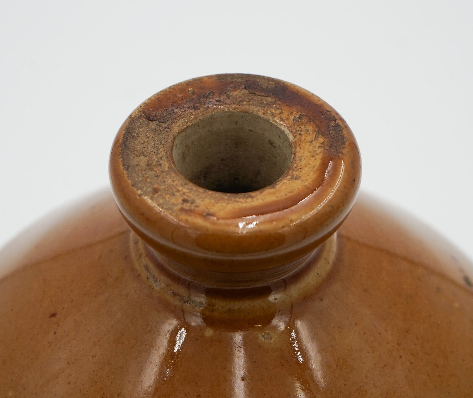 DECORATIVE ENGLISH ANTIQUE STONEWARE JUG FLOWER VASE