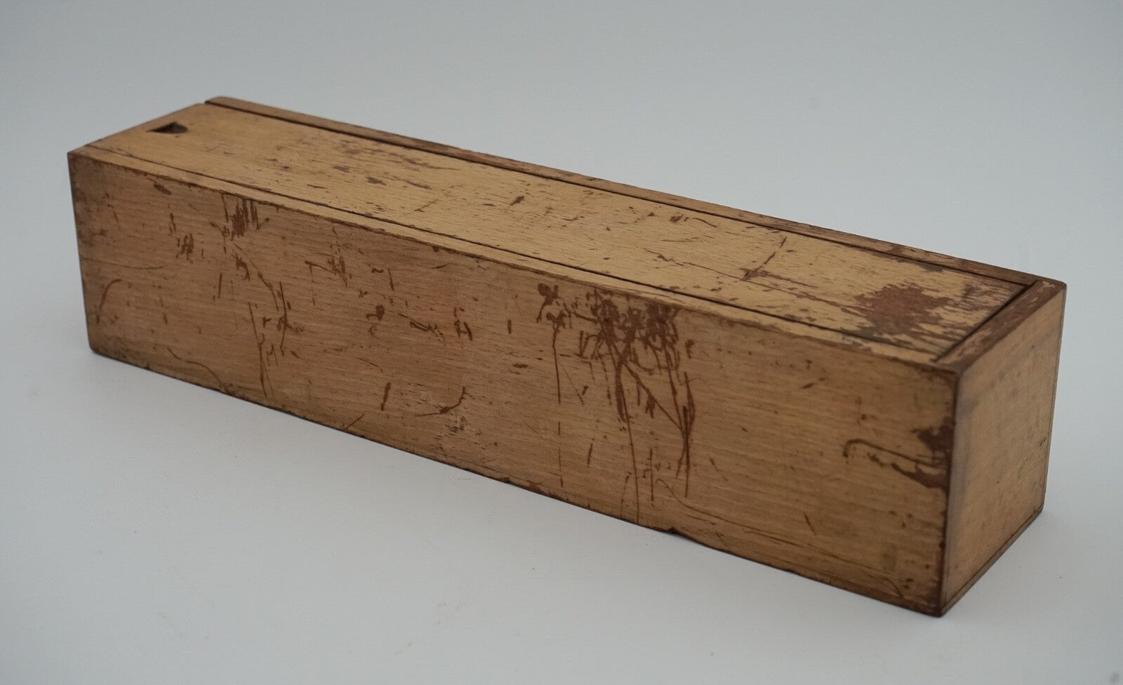 LATE 19TH CENTURY BOX OF TRADITIONAL GAME NINER DOMINOS WITH STUNNING PATINA