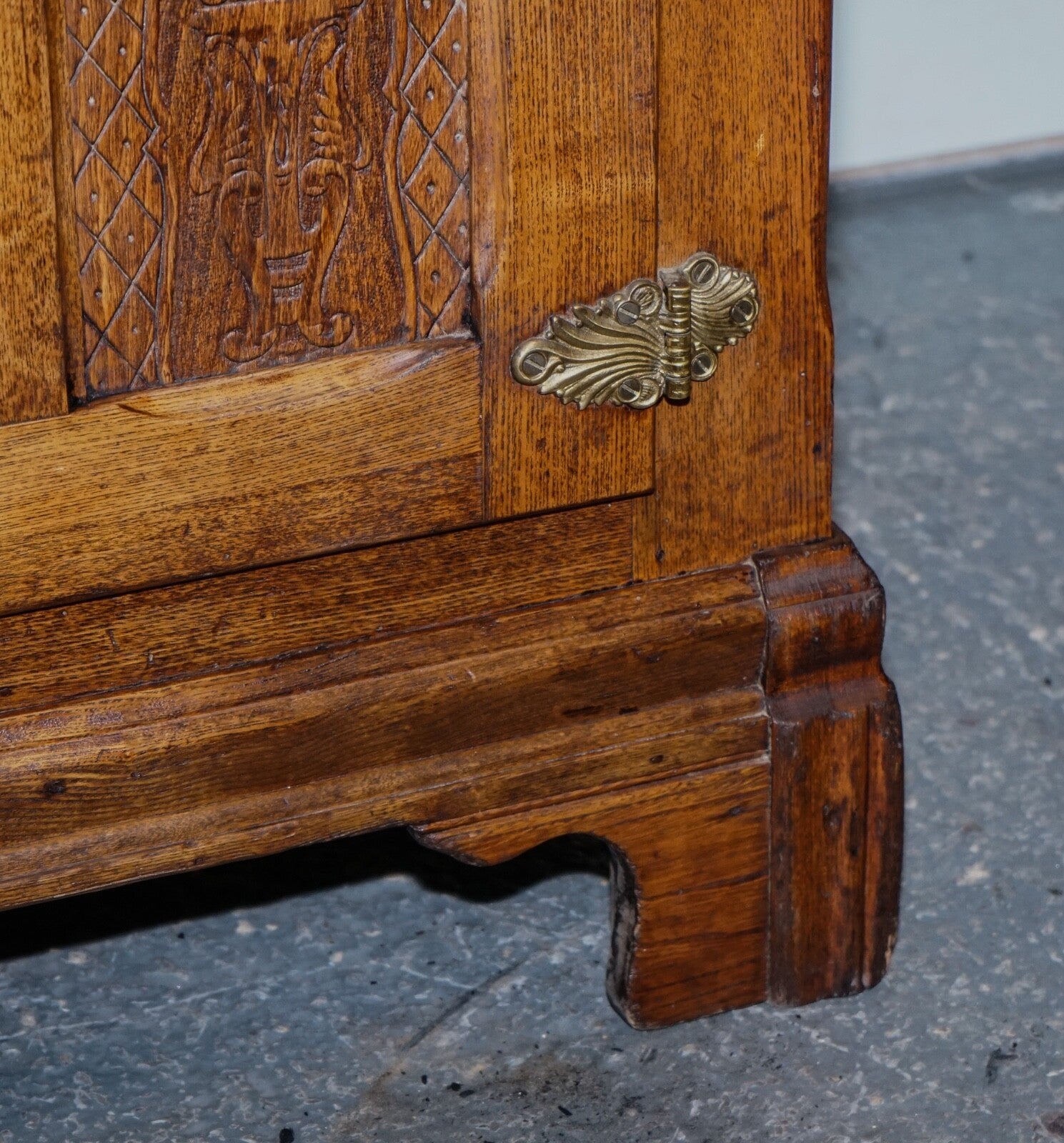 CIRCA 1900'S LARGE NORTH AMERICAN ALASKA MUSKEGON OAK LARDER ICE BOX COLLECTABLE