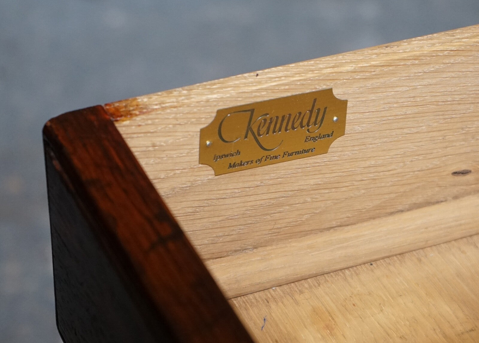 STUNNING MILITARY CAMPAIGN REH KENNEDY COFFEE TABLE WITH THREE DEEP DRAWERS
