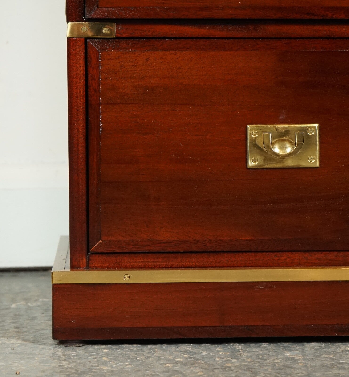 VINTAGE MILITARY CAMPAIGN BOOKCASE DISPLAY CABINET BRASS FITTINGS