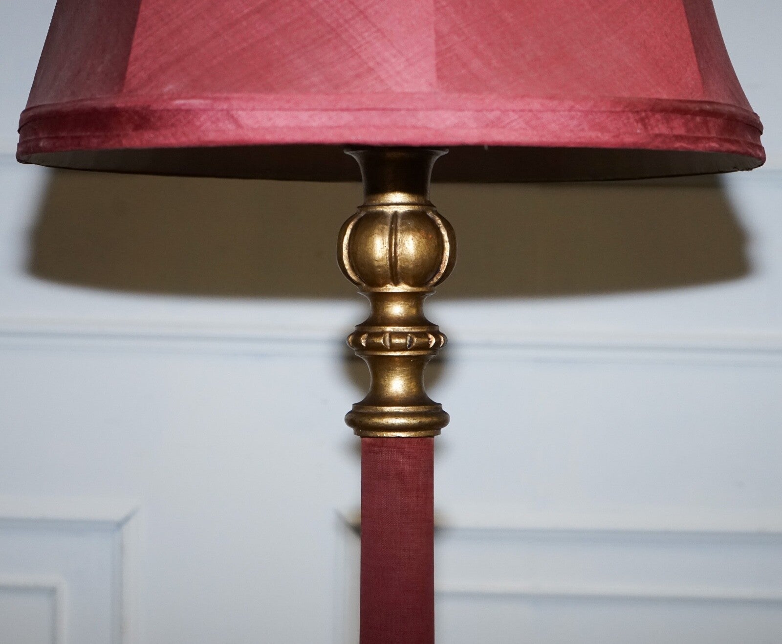CIRCA 1940 ITALIAN RED FABRIC AND GILT FLOOR STANDING LAMP WITH ORIGINAL SHADE