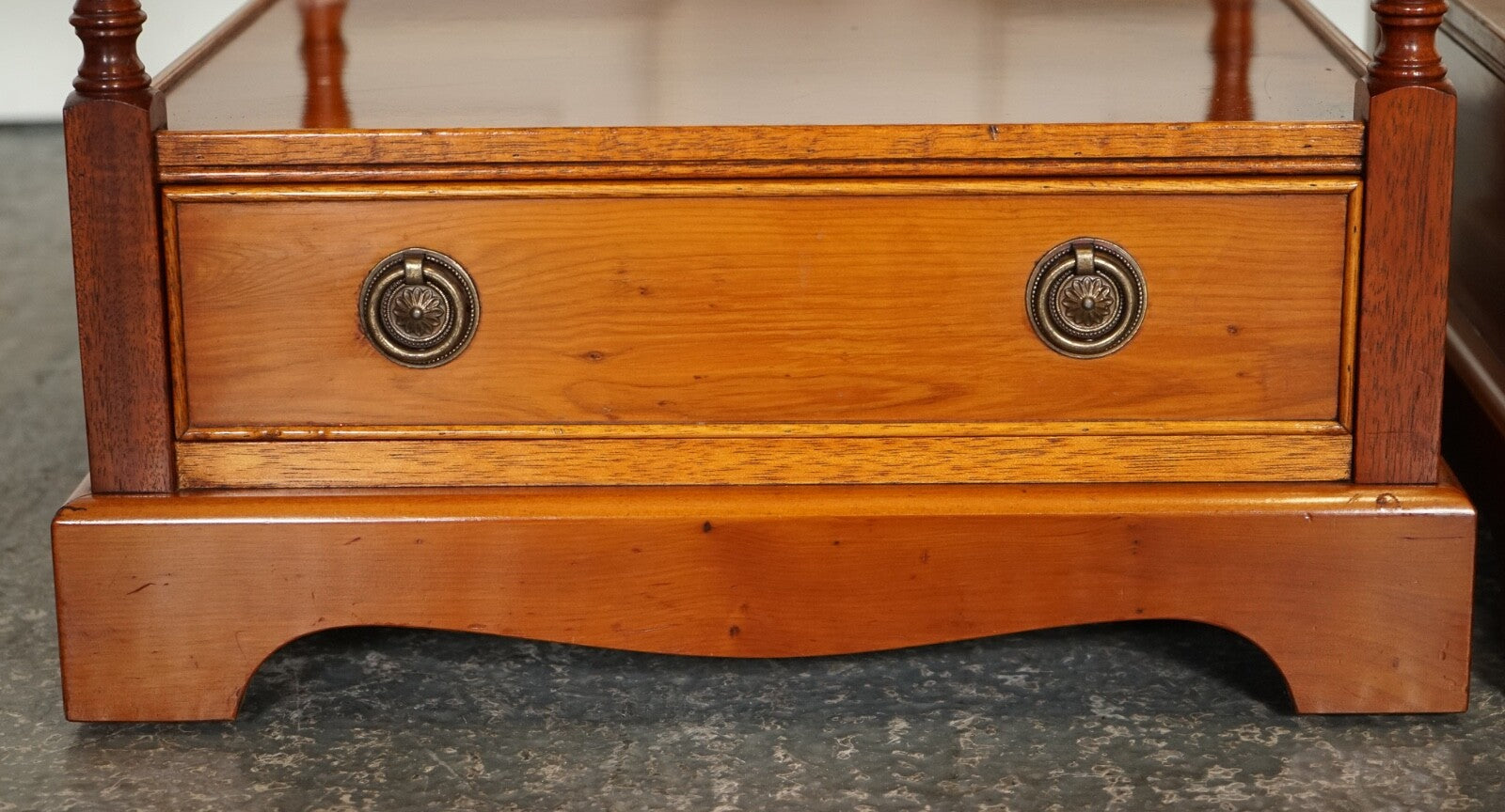 PAIR OF YEW WOOD TWO TIER GEORGIAN STYLE BEDSIDE SIDE END WINE LAMP TABLES