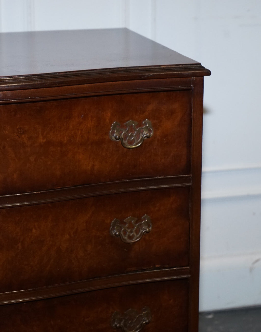 LATE 20TH CENTURY BURR WALNUT CHEST OF DRAWERS WITH BRASS HANDLES