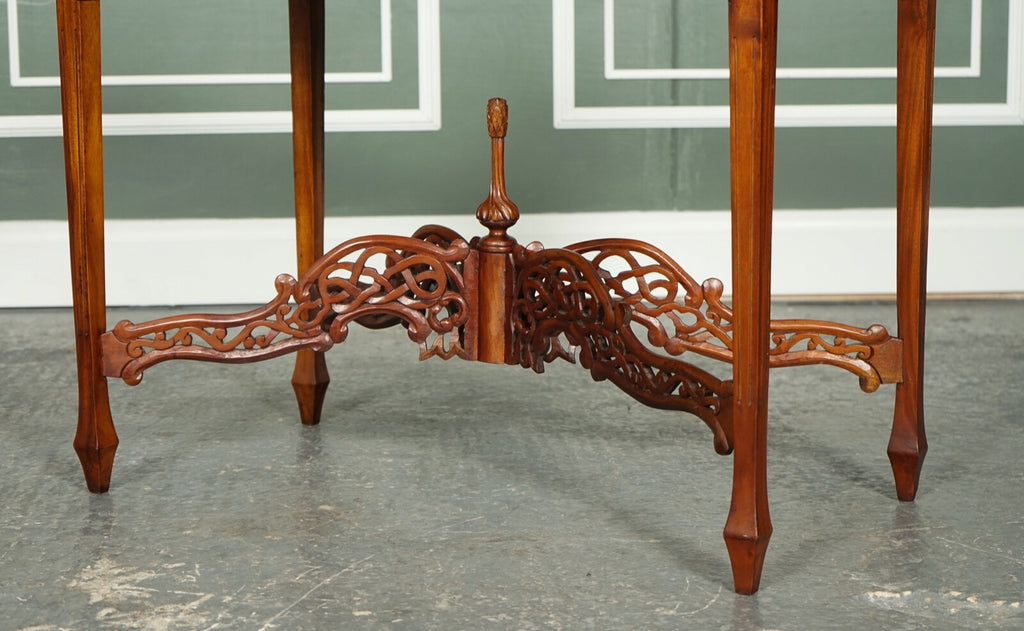 VERY FINE ANTIQUE MAHOGANY GEORGE III CHIPPENDALE STYLE CONSOLE SLIVER TABLE
