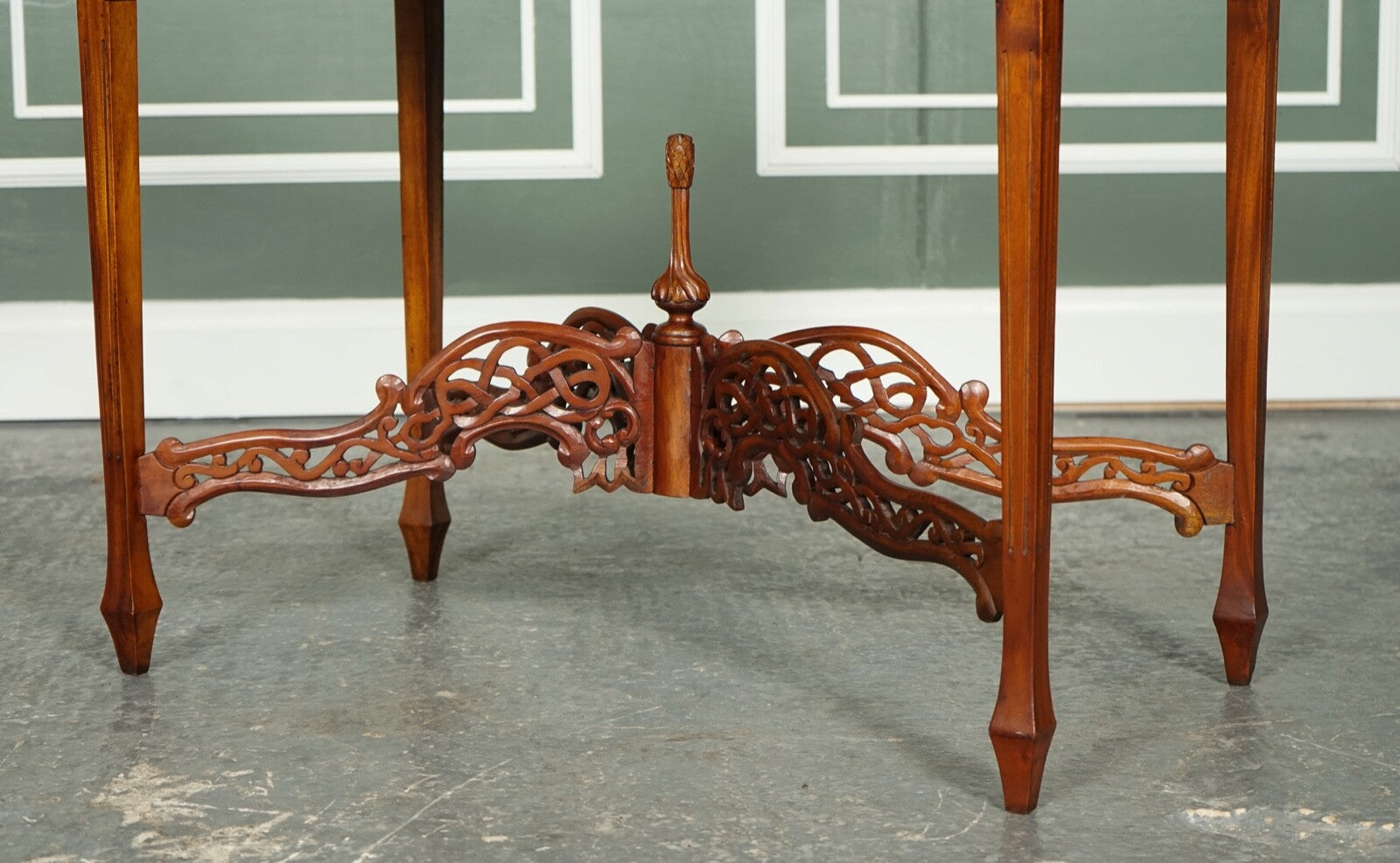 VERY FINE ANTIQUE MAHOGANY GEORGE III CHIPPENDALE STYLE CONSOLE SLIVER TABLE
