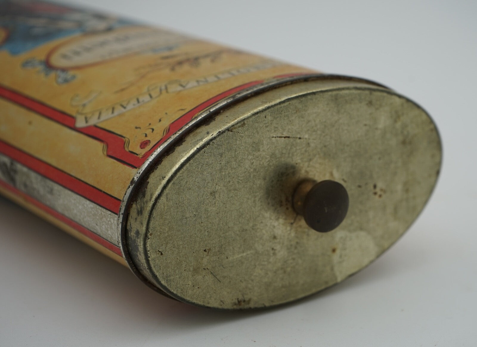 VINTAGE LUCE DECIELO ITLAIAN SPAGHETTI TIN VERY DECORATIVE