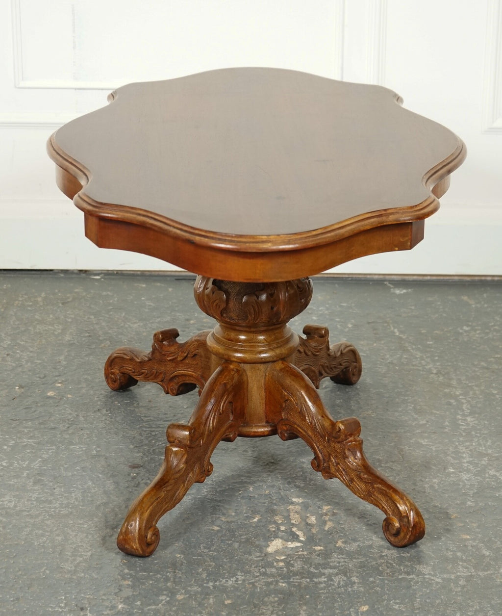 VINTAGE ITALIAN WALNUT BAROQUE COFFEE TABLE J1