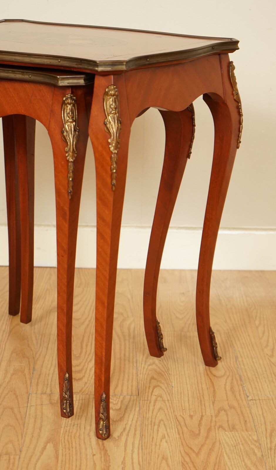 LOVELY VINTAGE FRENCH INLAID PARQUETRY SET OF 2 NESTING TABLES